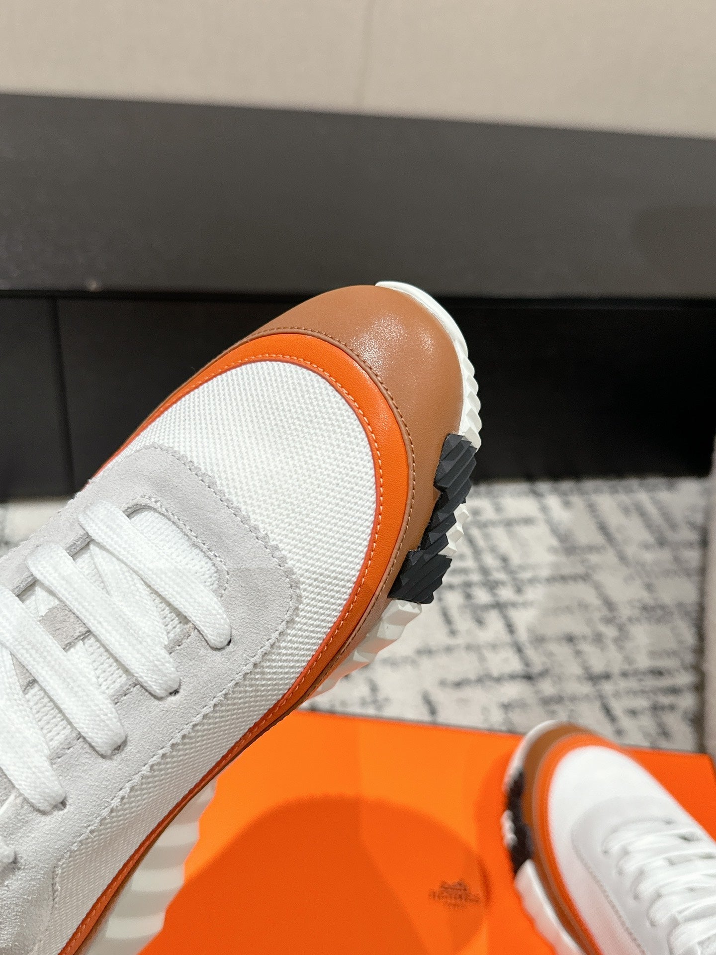 BOUNCING SNEAKER IN BRONZE BROWN CALFSKIN AND WHITE FABRIC、mysite、Cacoeks