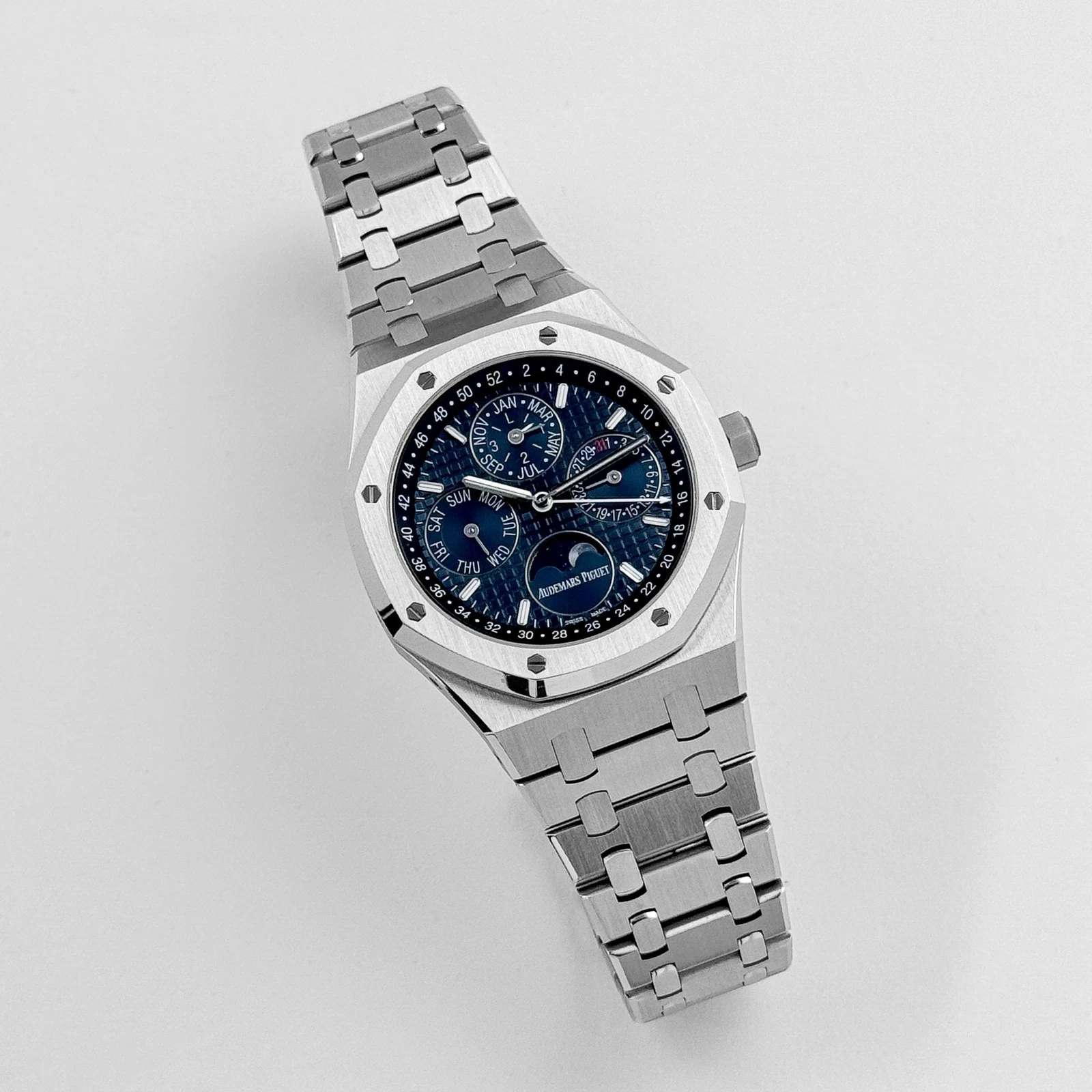 Audemars Piguet Royal Oak Chronograph 26574ST.OO.1220ST.02 Super Clone Watch – Blue Dial Stainless Steel Replica