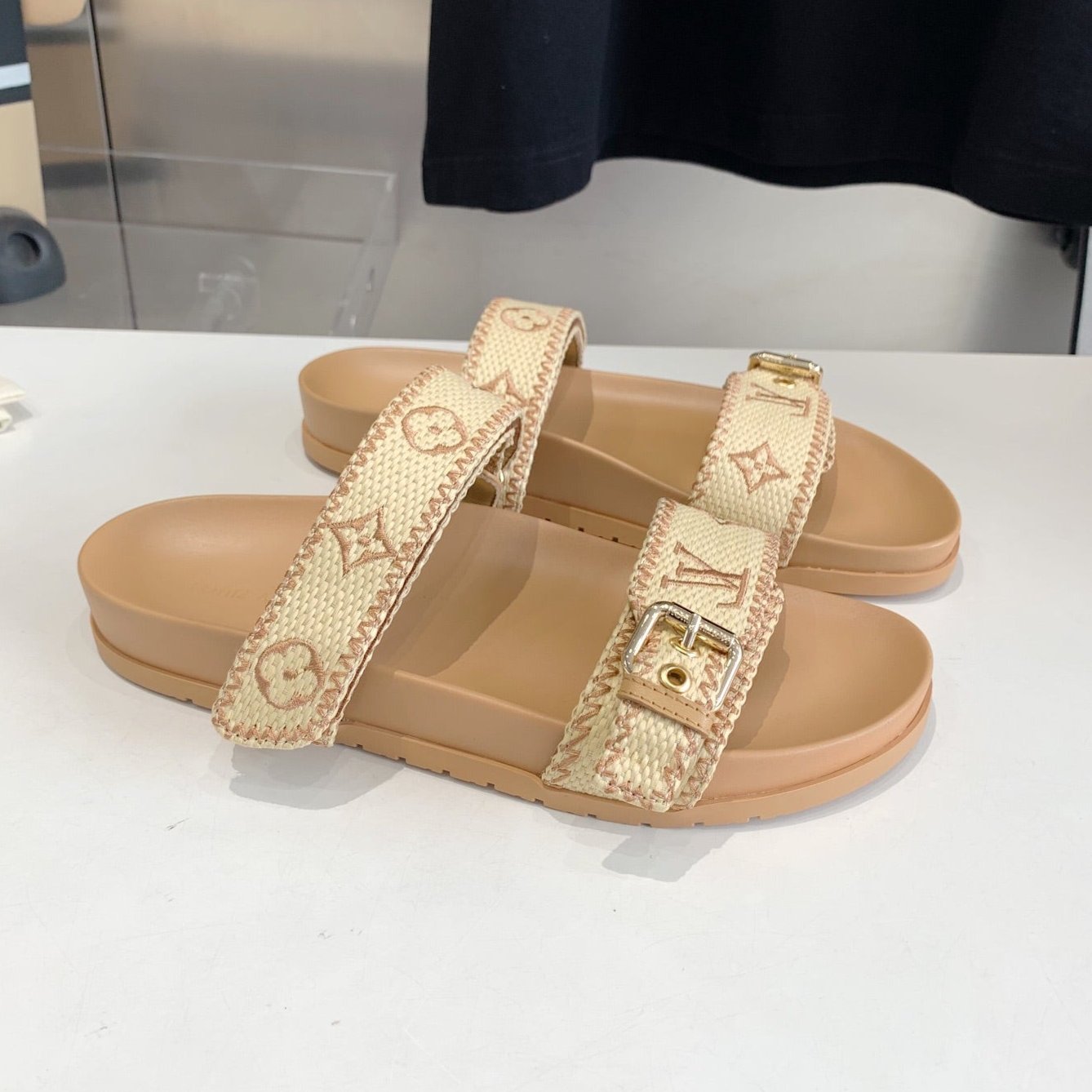 LV WOMEN SUNSET DAD SANDAL IN BEIGE MONOGRAM FABRIC MULE、mysite、Cacoeks