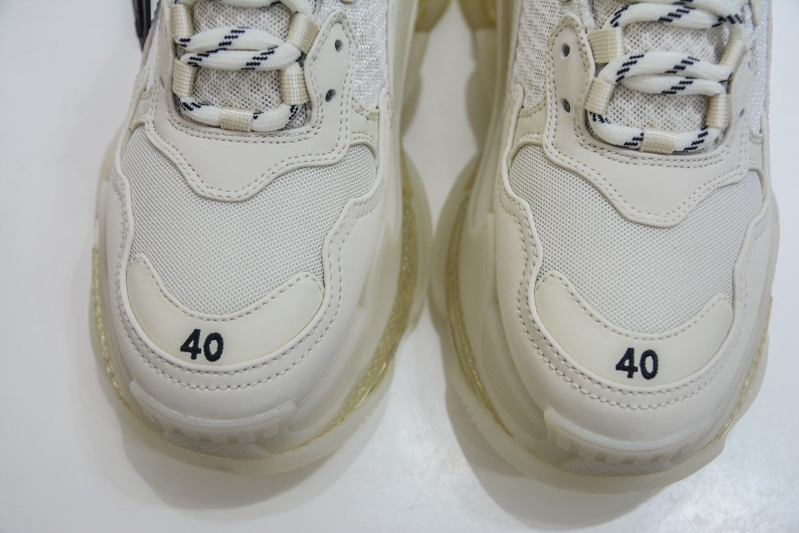 Balenciaga Triple S Sneaker in White Beige、mysite、Cacoeks