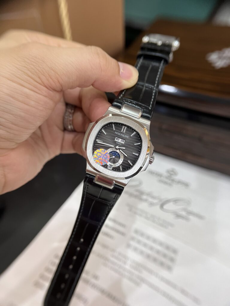 Đồng Hồ Patek Philippe 5726G Dây Da Màu Đen GRF 40 (3)