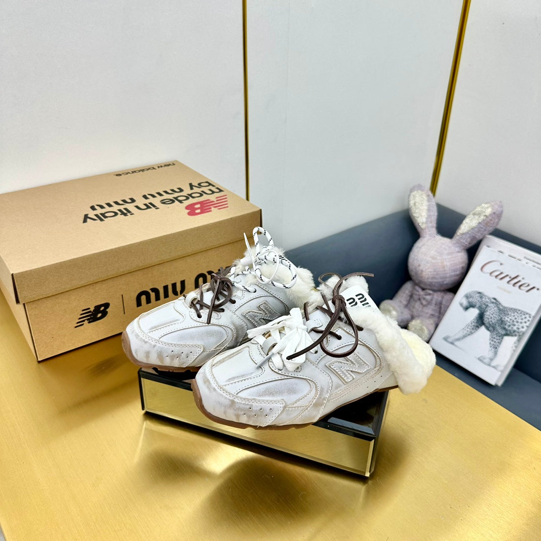 MIUxNB 530 SNEAKER MULES IN DISTRESSED WHITE CALFSKIN SHEARLING、mysite、Cacoeks