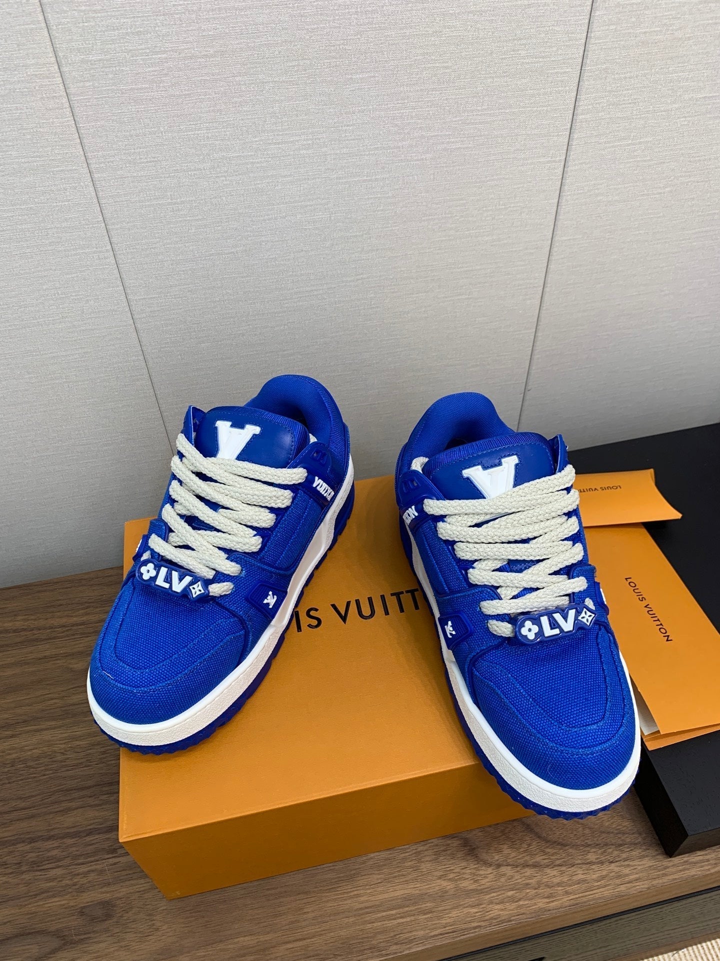 LV WOMEN'S TRAINER IN COBALT BLUE JACQUARD AND CALFSKIN、mysite、Cacoeks