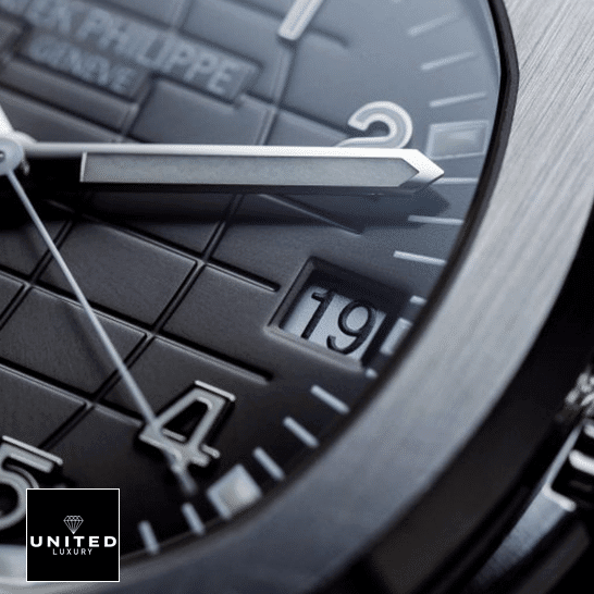 Patek Philippe Rubber Strap Replica 6 Patek Philippe Geneve 5167A-001 Replica analog close view