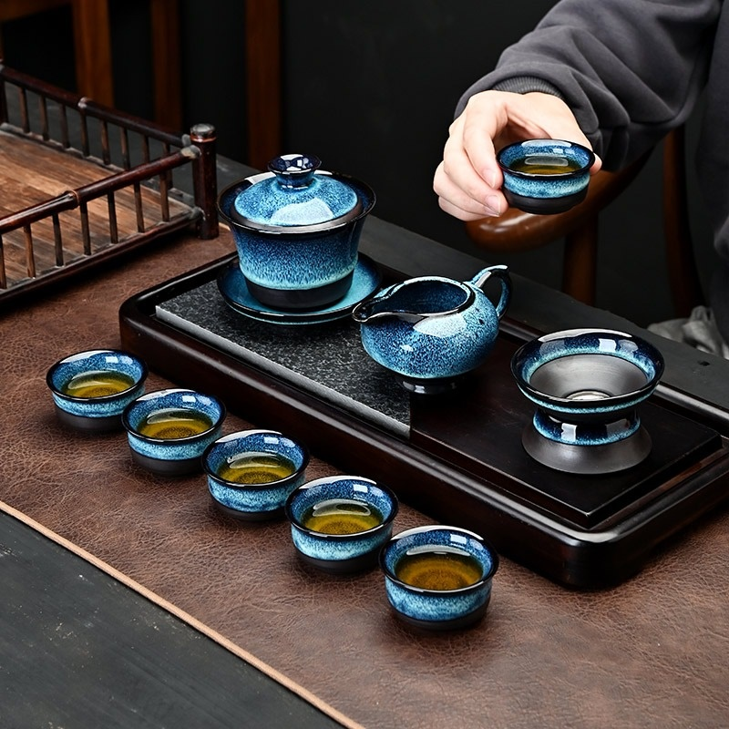 GEEK BAR-https://www.hot-toy.com/