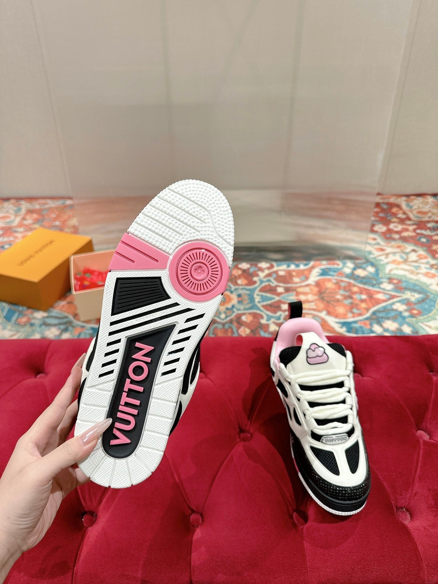 LV SKATE SNEAKER IN WHITE MIX BLACK AND LIGHT PINK CALFSKIN、mysite、Cacoeks