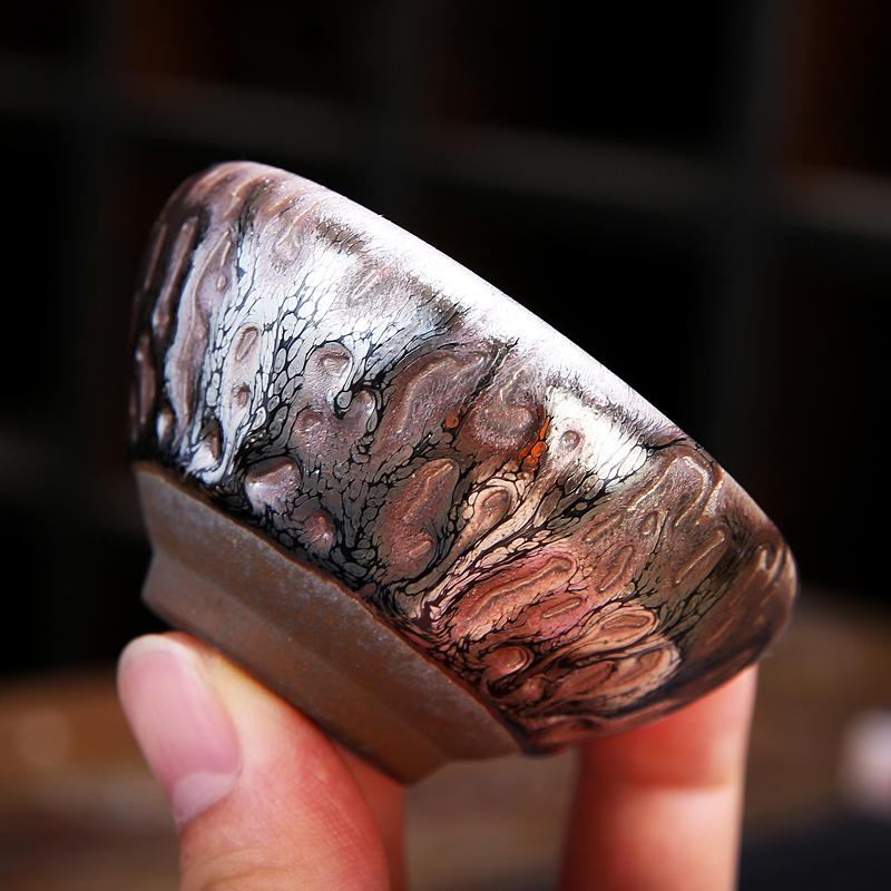 GEEK BAR-https://www.hot-toy.com/