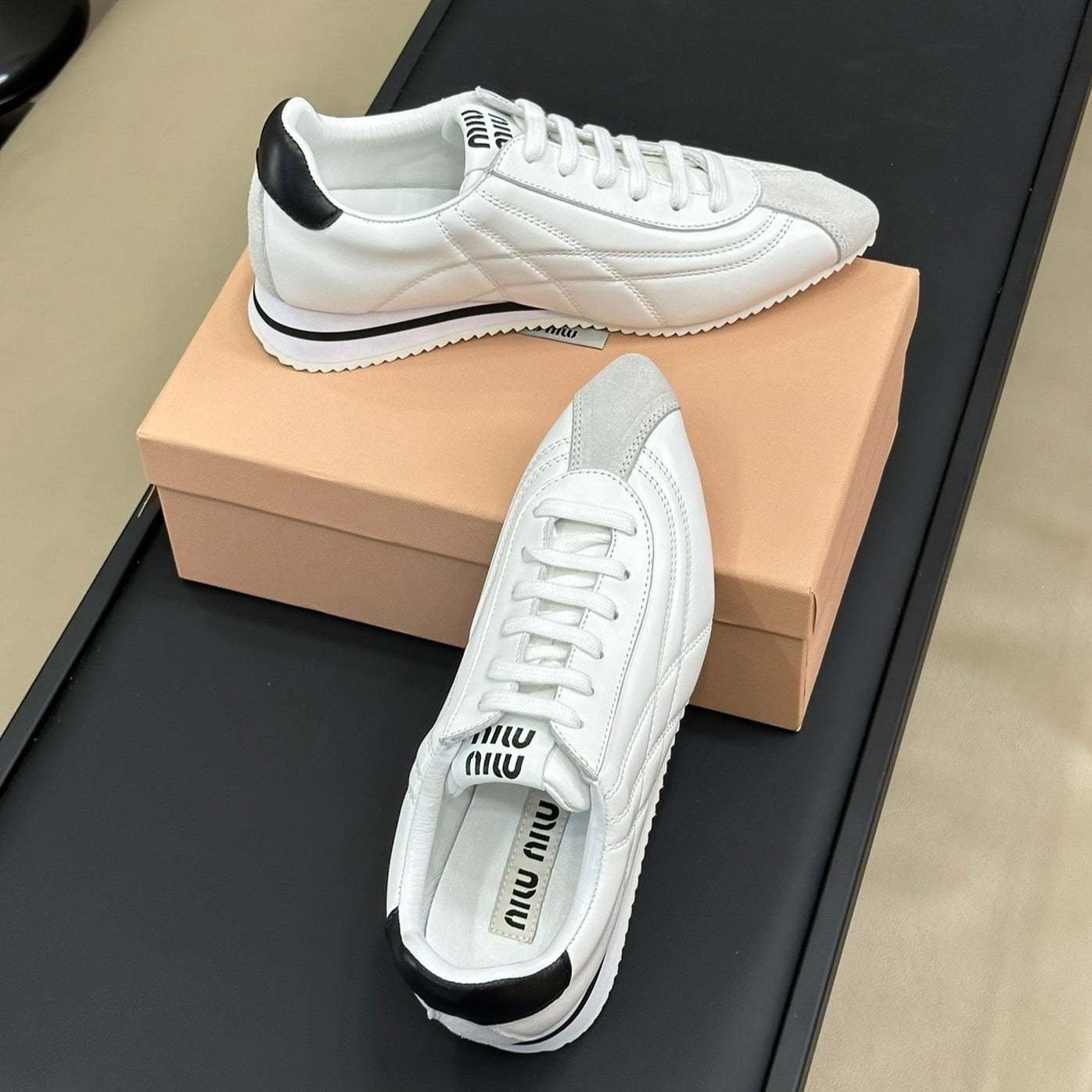 POINTED SPORTS SHOES WHITE LAMBSKIN、mysite、Cacoeks