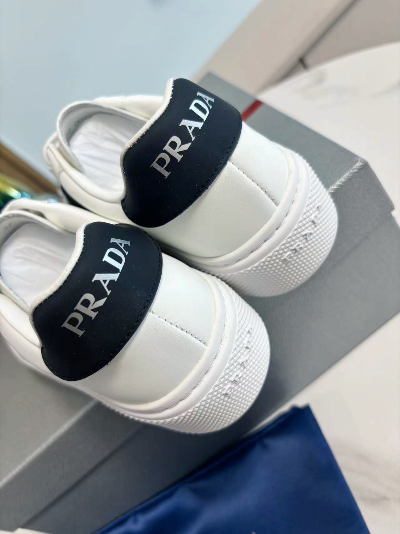 PRADA 25S LEATHER LOGO OUTLET SNEAKERS BLACK AND WHITE CALFSKIN、mysite、Cacoeks