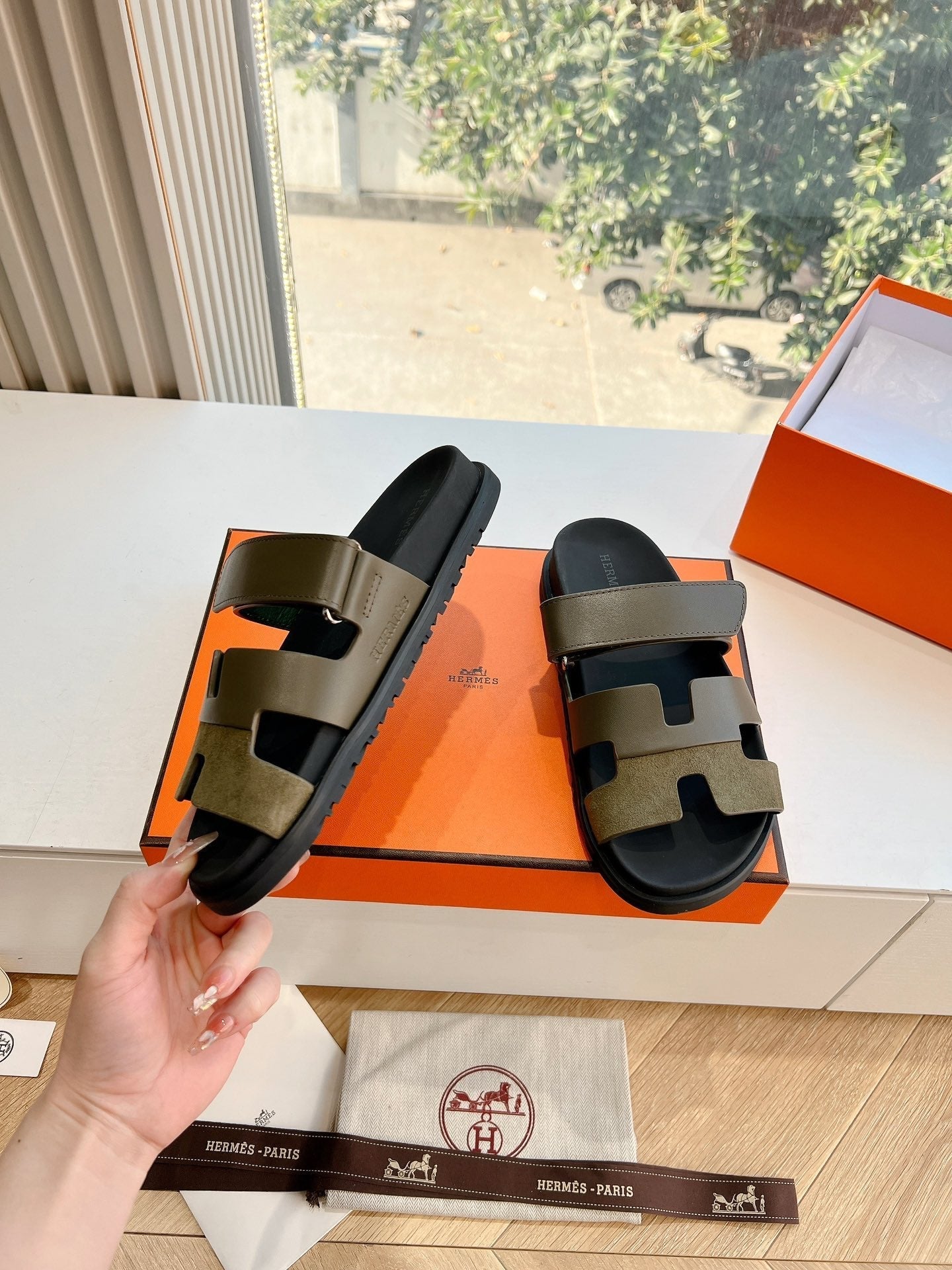 CHYPRE SANDAL IN ARMY GREEN SUEDE AND CALFSKIN、mysite、Cacoeks