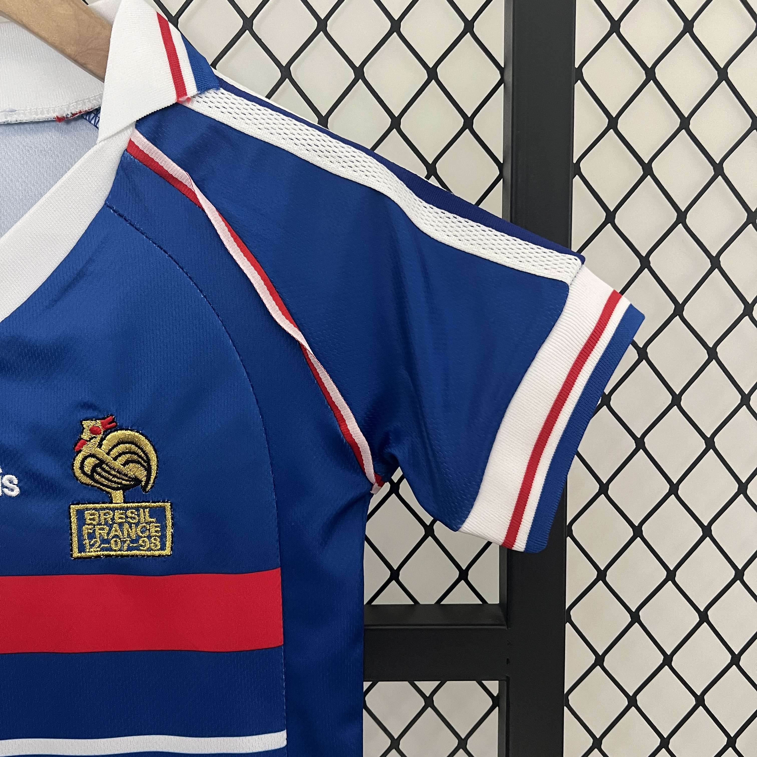 ManixJersey.com | Retro France 1998 Home Stadium Kids Kit -Customize Name, Number and Patch | Worldwide Shipping
