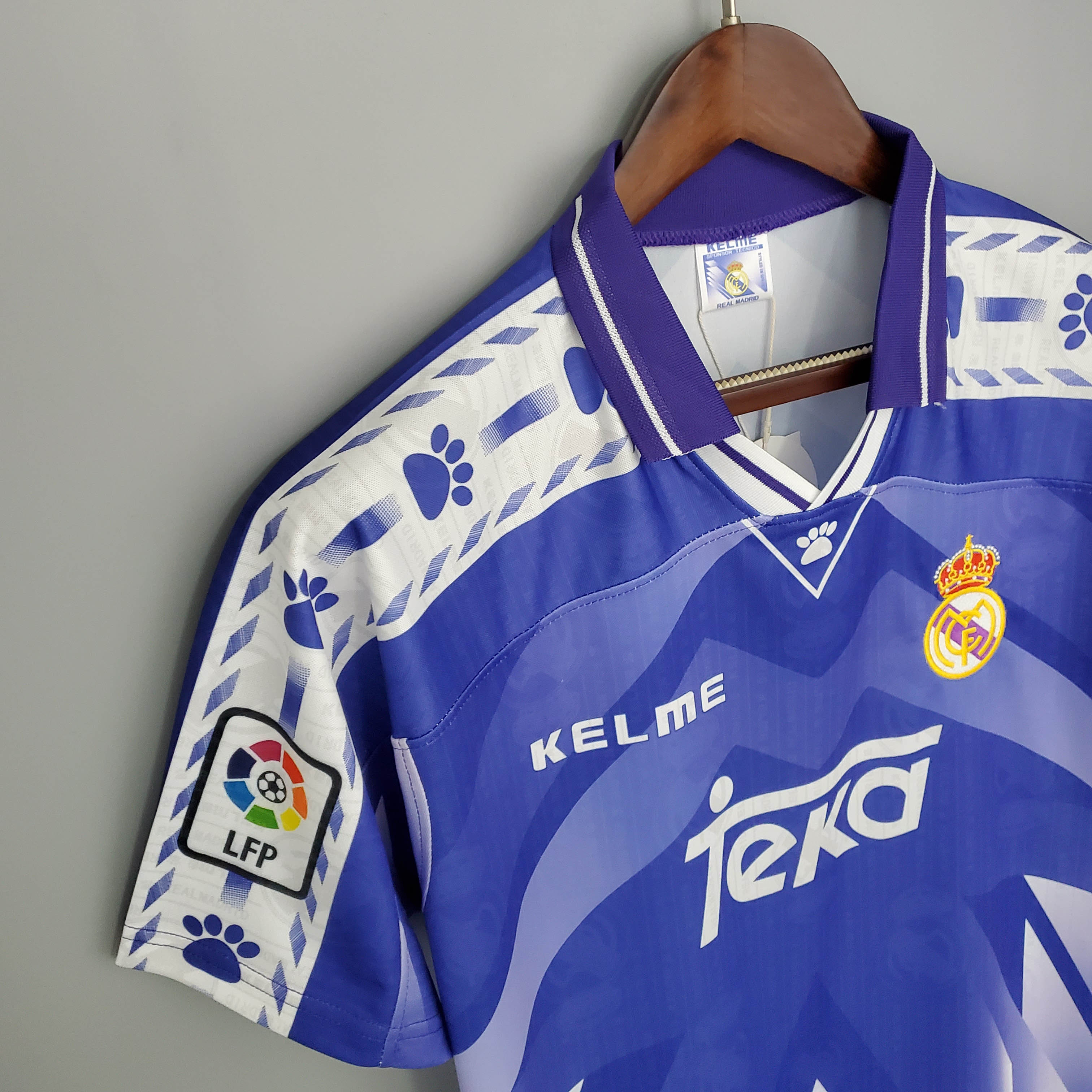 1996/1997 Retro Real Madrid Away Soccer Jersey 1:1 Thai Quality:football jersey mysite: unitedjerseyfootball 邓江浪:football