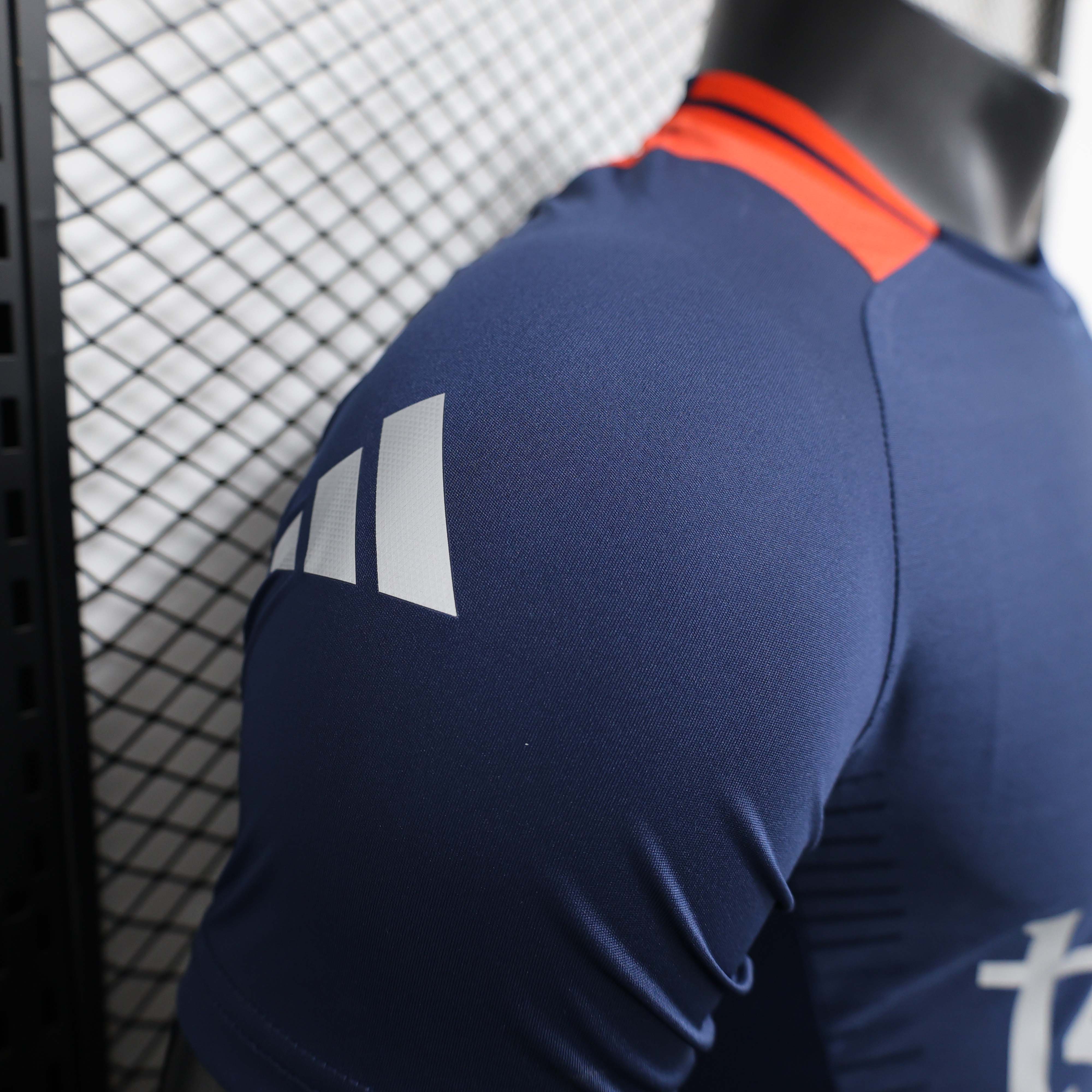 2024/2025 Player Version Manchester United Pre-race suit Navy blue Football Shirt 1:1 Thai Quality:football jersey mysite: unitedjerseyfootball 邓江浪:football