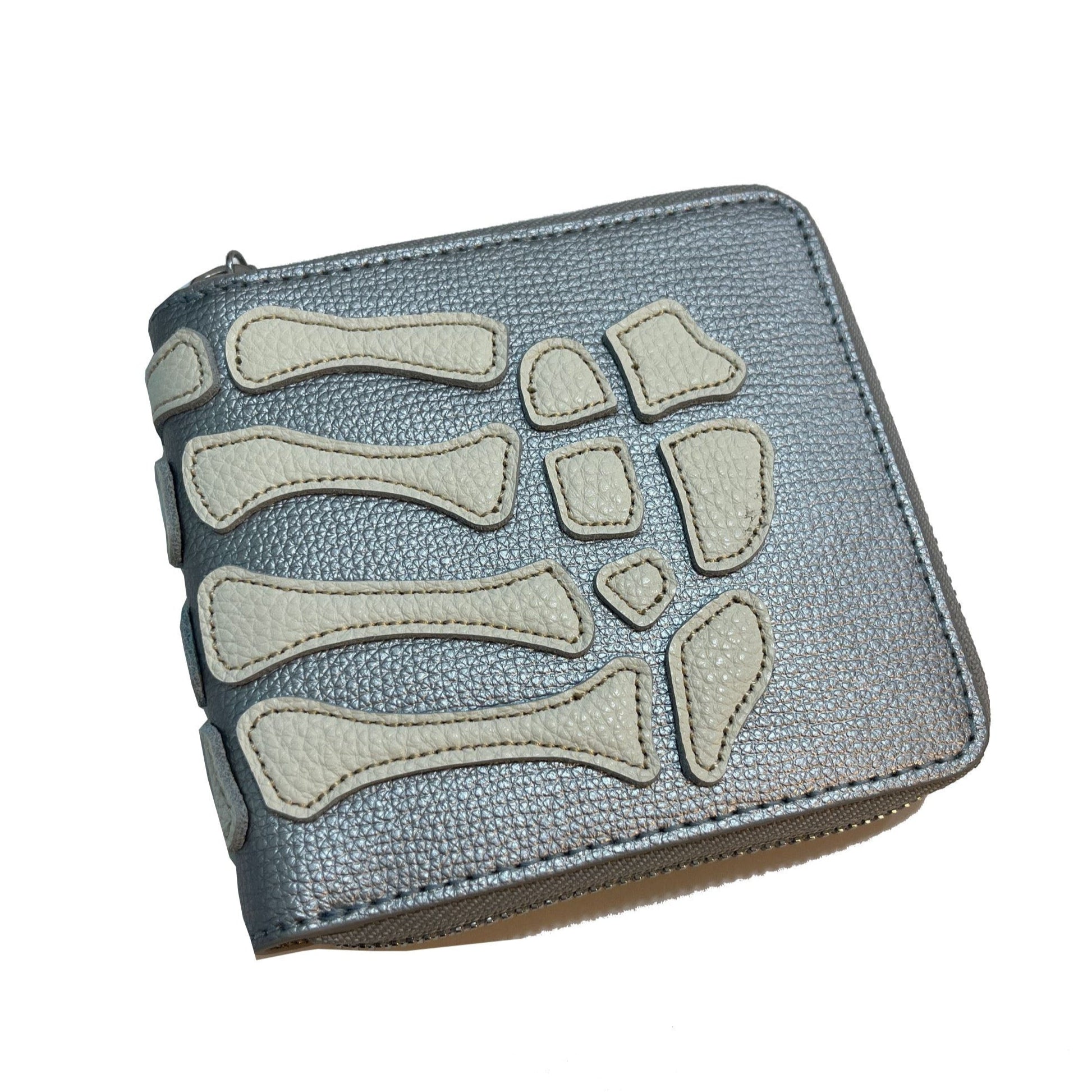 KAPITAL THUMBS UP BONE HAND ZIP WALLET  K2503XG523   Silver 