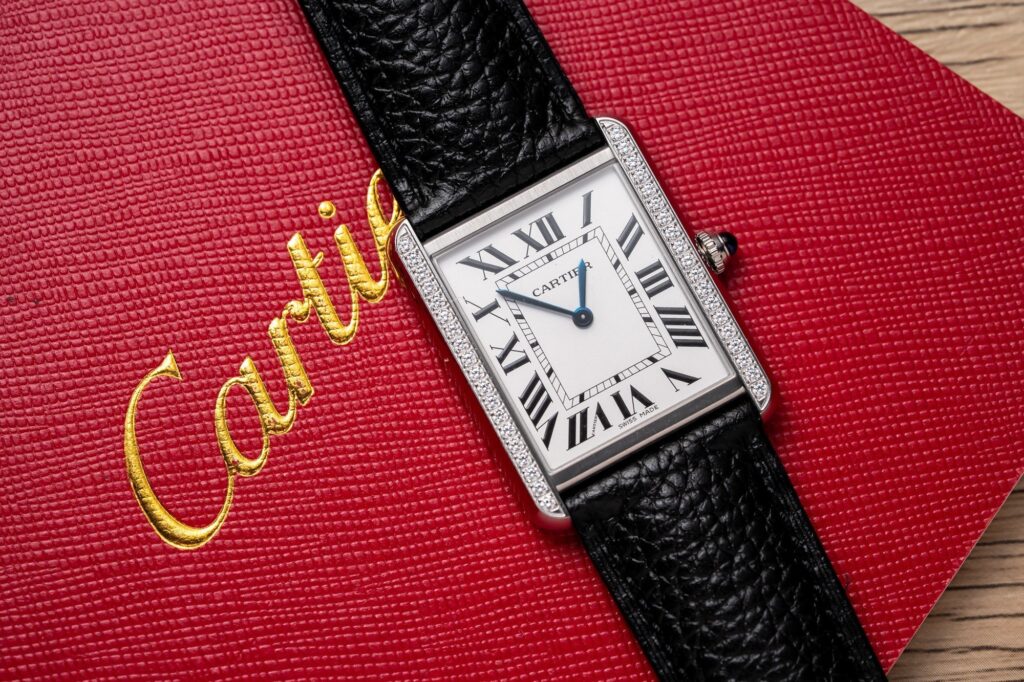 Đồng Hồ Cartier Tank Must W4TA0017 Replica 11 Đính Đá 33.7x25 (2)