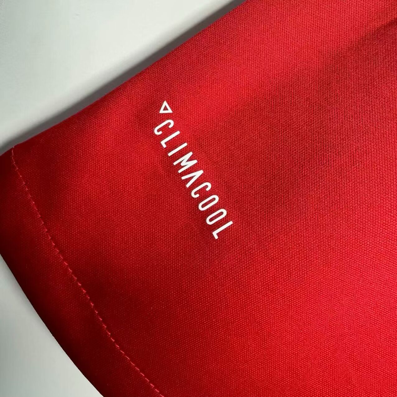 Higojerseys-Retro Bayern Munich 2017-18 Home Stadium Jersey