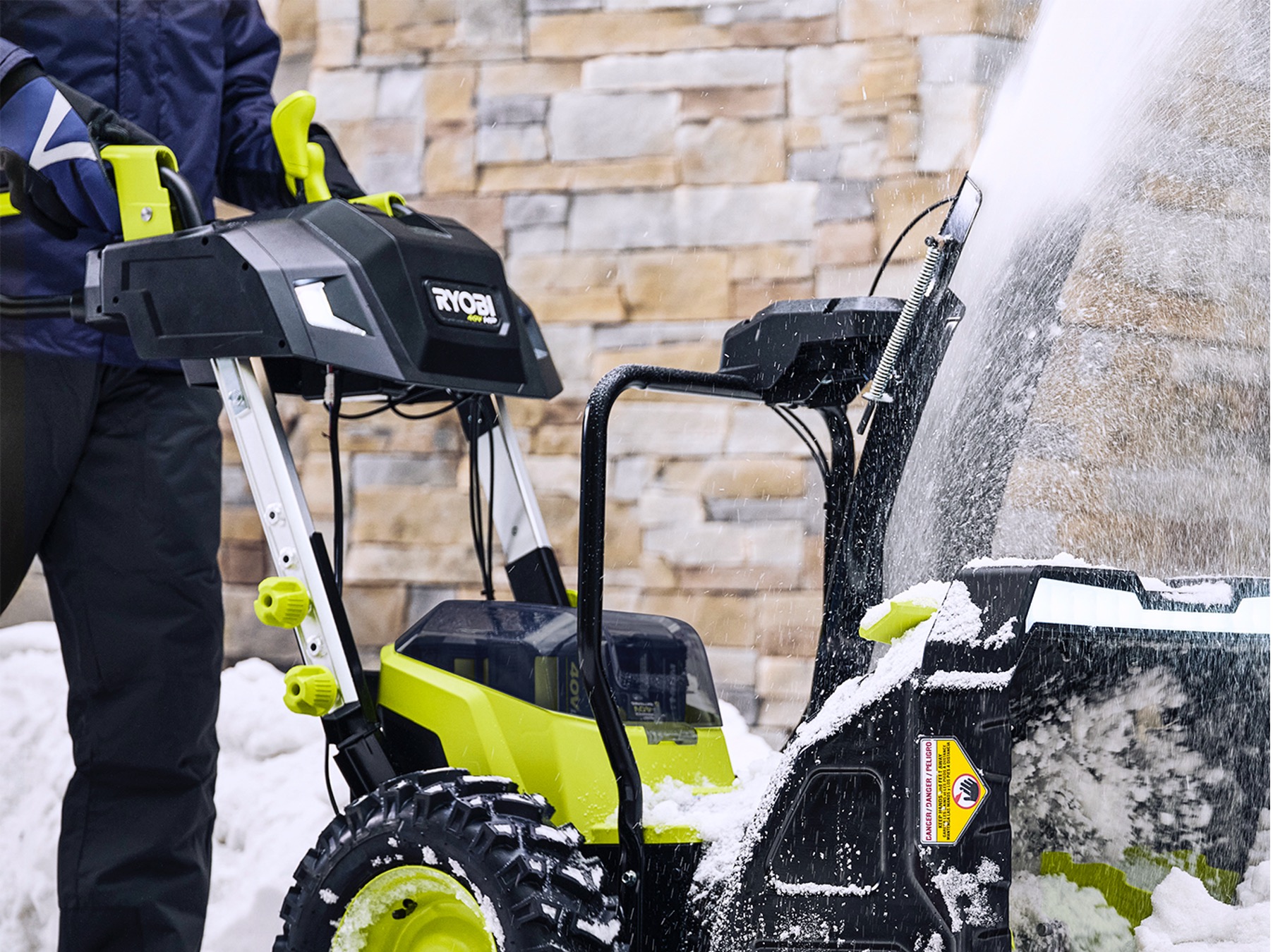 Features a Variable Speed Self-propelled Drive System