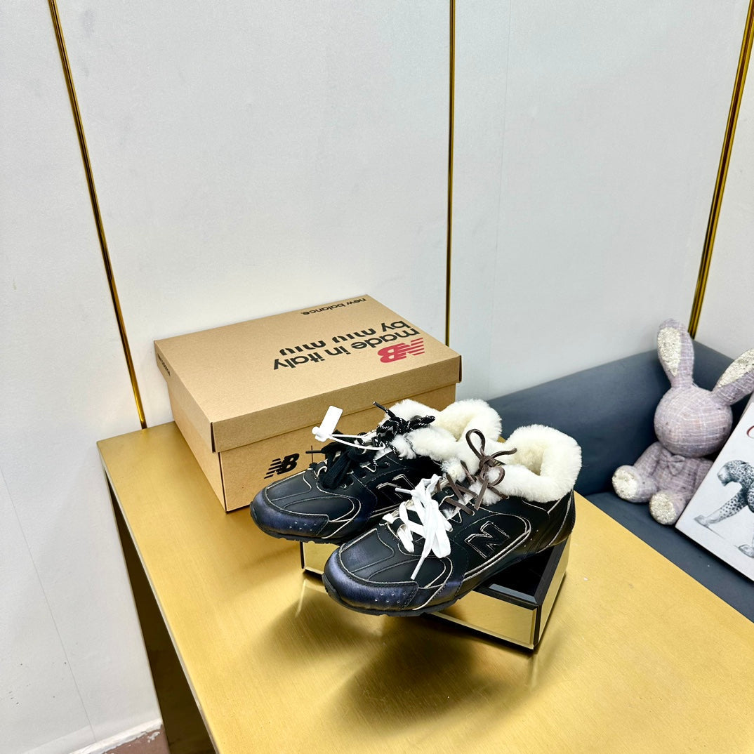 MIUXNB 530 SNEAKERS IN BLACK CALFSKIN SHEARLING、mysite、Cacoeks