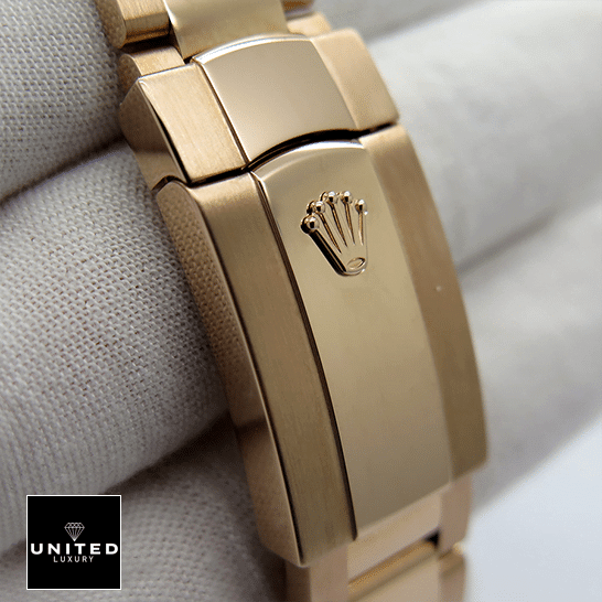 Rolex 326935 Replica 4 Rolex Sky-Dweller Rose Gold Fold Clasp on the Rolex Logo 326935-0005 Replica