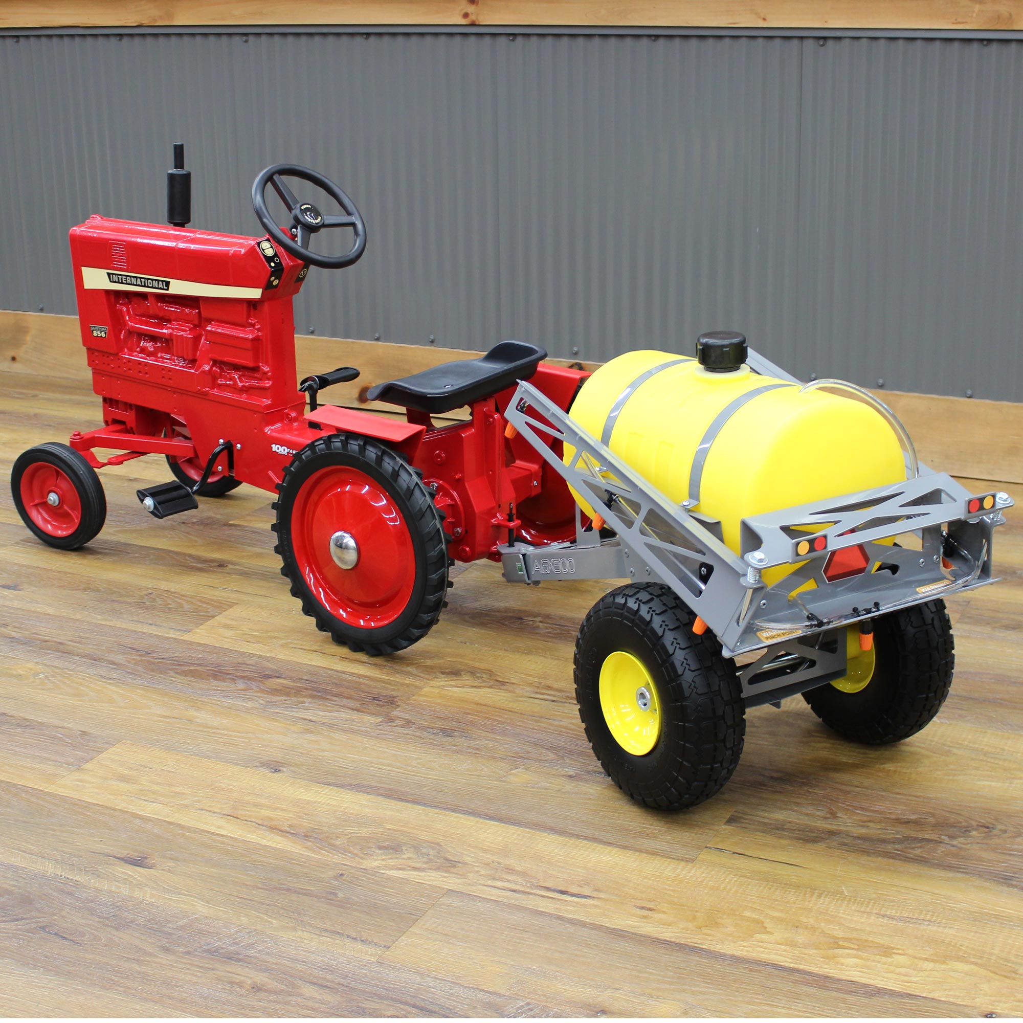 GEEK BAR-https://www.hot-toy.com/