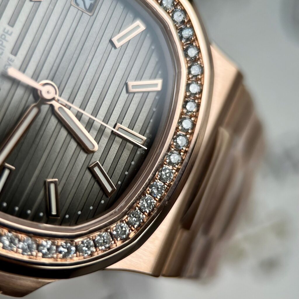 Đồng Hồ Patek Philippe Nautilus 5711 Replica 11 Bọc Vàng Độ Kim Cương Tự Nhiên 40mm (10)