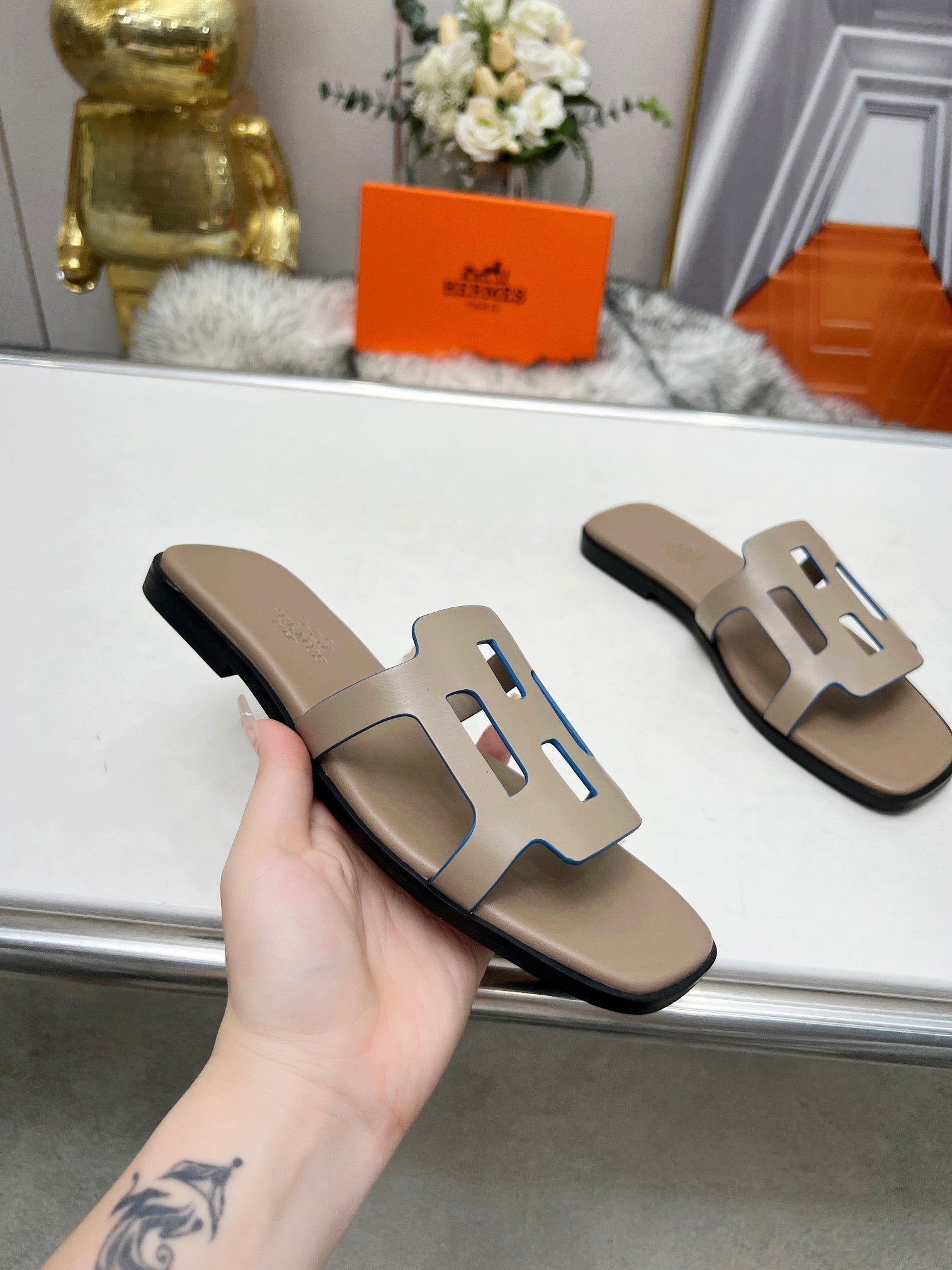 FLATFORM SANDAL LIGHT GRAY CALFSKIN、mysite、Cacoeks