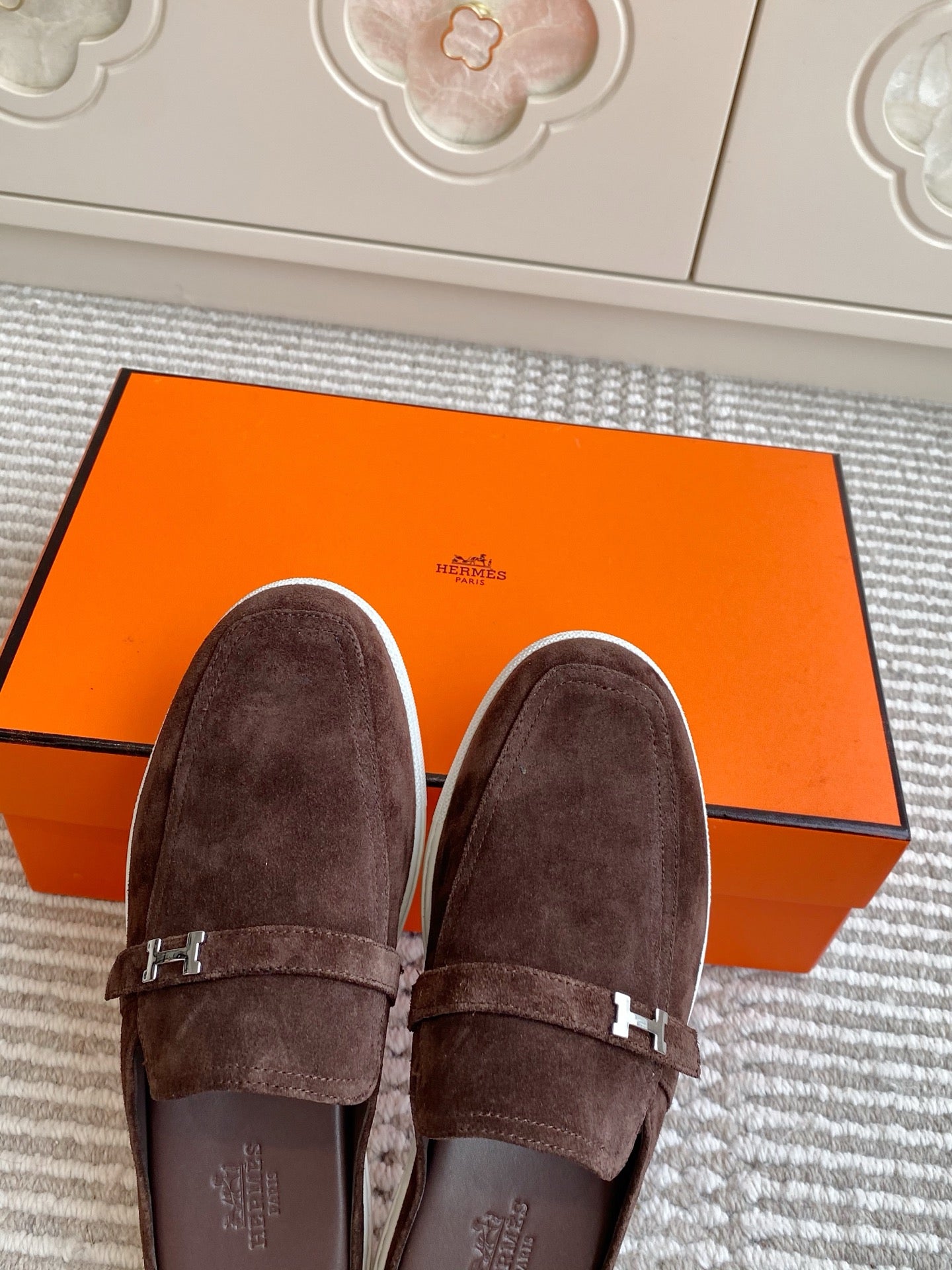 HM 25S MULES IN DARK BROWN SUEDE WITH SILVER HARDWARE、mysite、Cacoeks