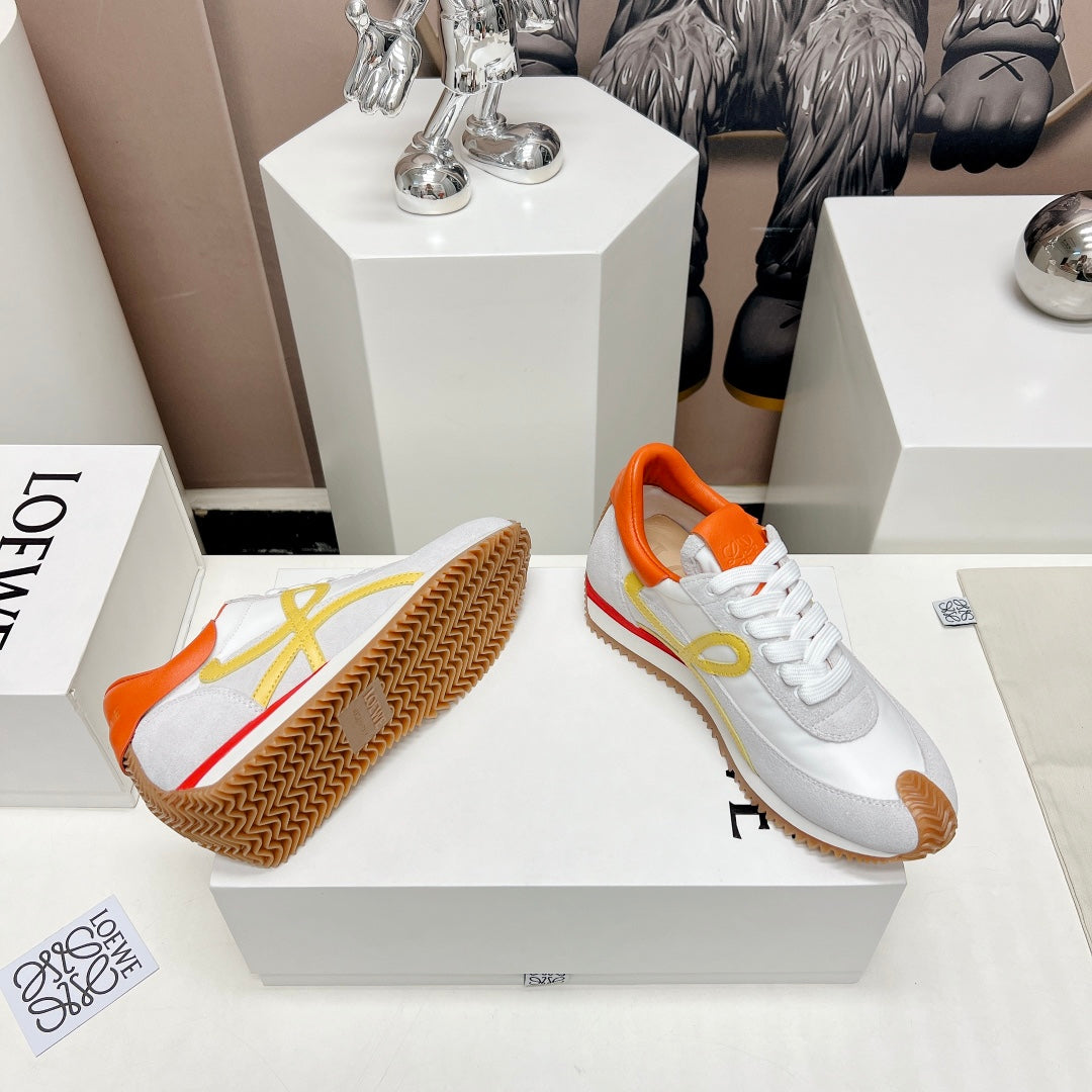 FLOW RUNNER SNEAKER IN PALE GRAY MIX VIVID ORANGE SUEDE AND SHEEPSKIN、mysite、Cacoeks