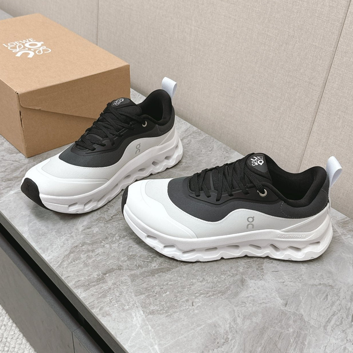 RUN SNEAKER IN WHITE MIX BLACK SUEDE AND MESH FABRIC、mysite、Cacoeks