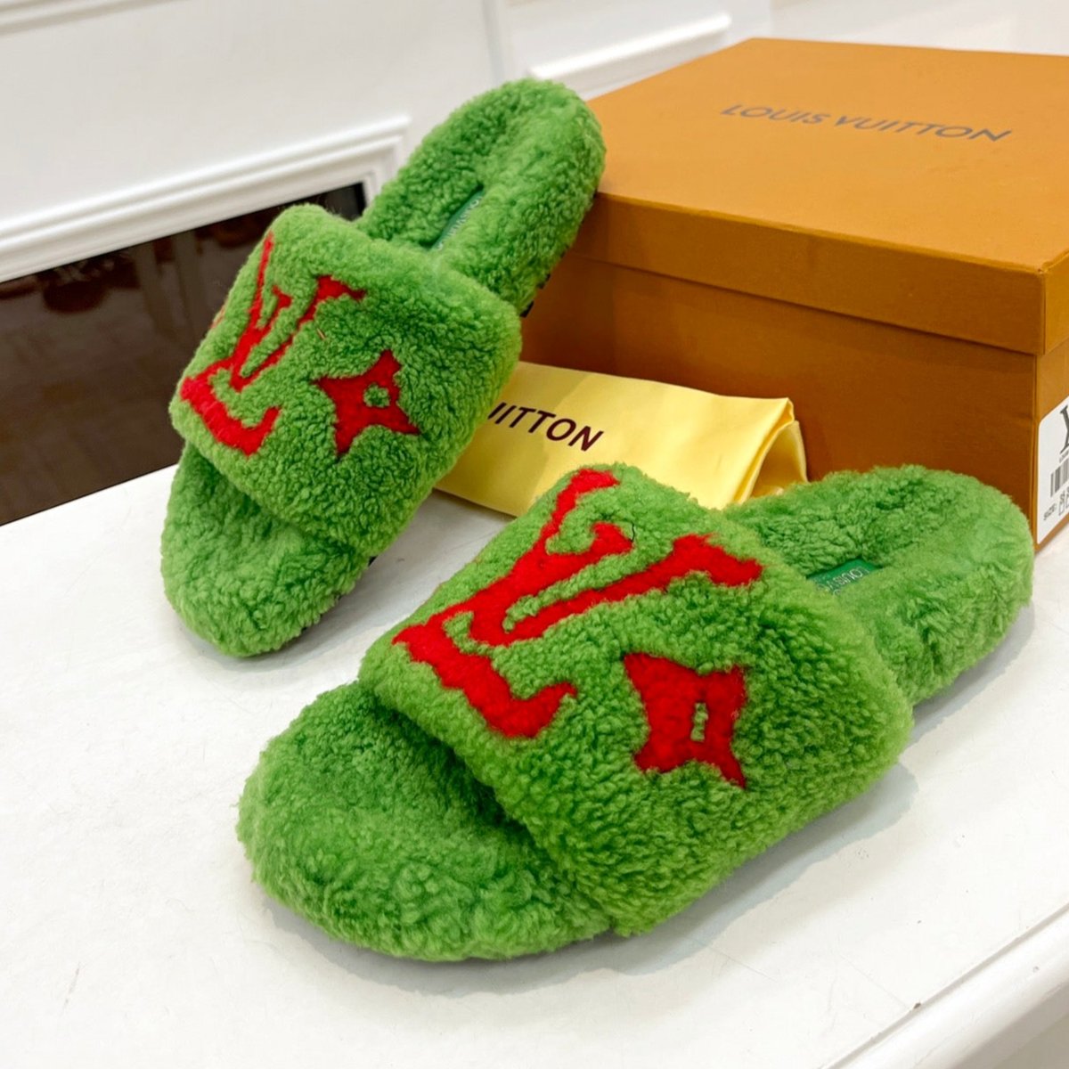 LV FLAT SLIPPER IN LAWN GREEN MIX CHERRY RED SHEARLING、mysite、Cacoeks