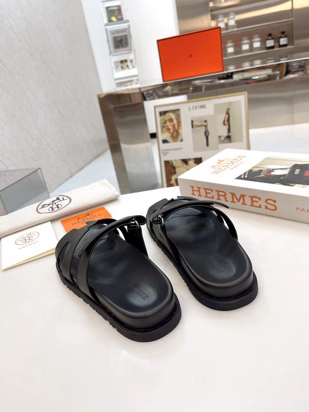 CHYPRE SANDAL IN BLACK CALFSKIN 186752、mysite、Cacoeks