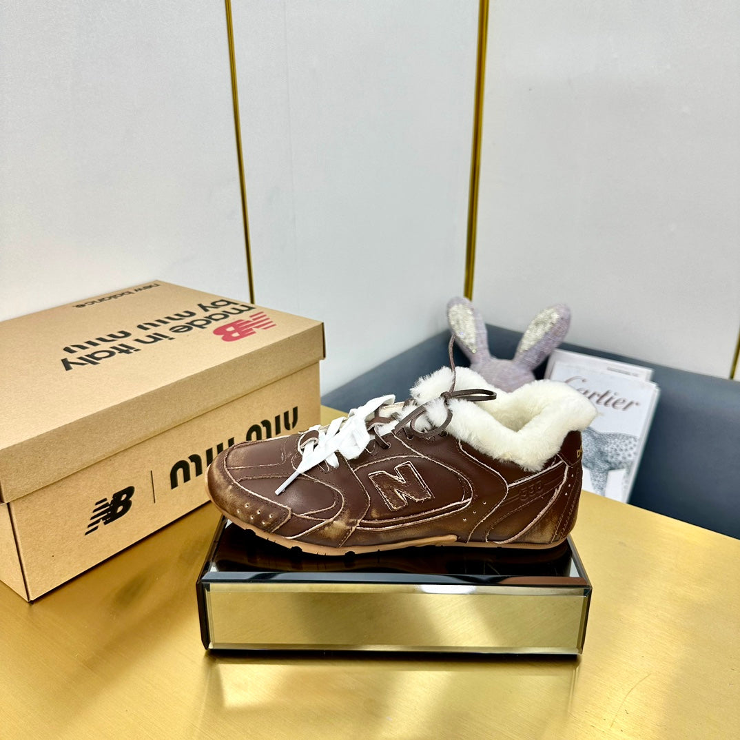 MIUXNB 530 SNEAKERS IN BROWN CALFSKIN SHEARLING、mysite、Cacoeks