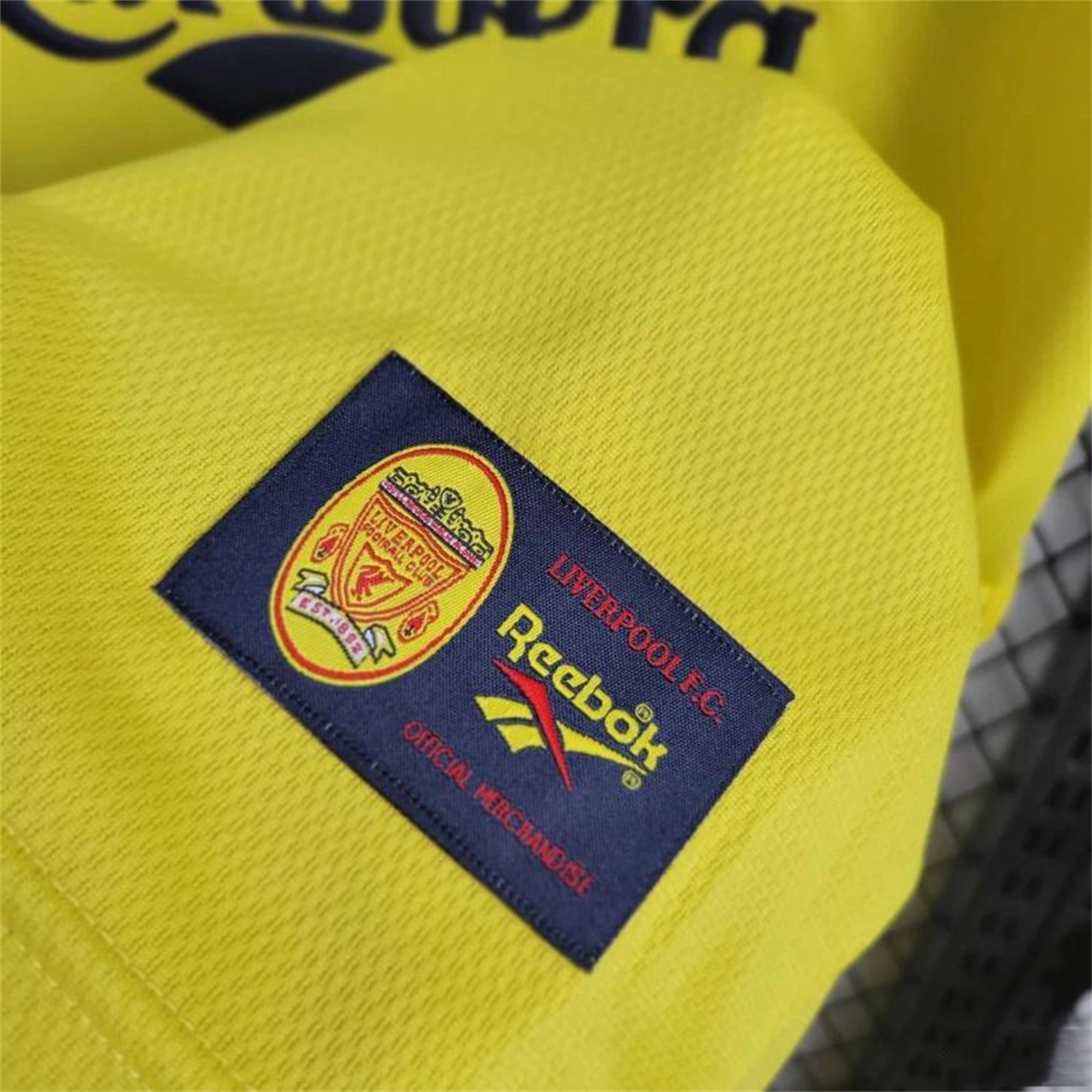 GlobeJersey-Retro Liver.pool 1997-99 Third Jersey