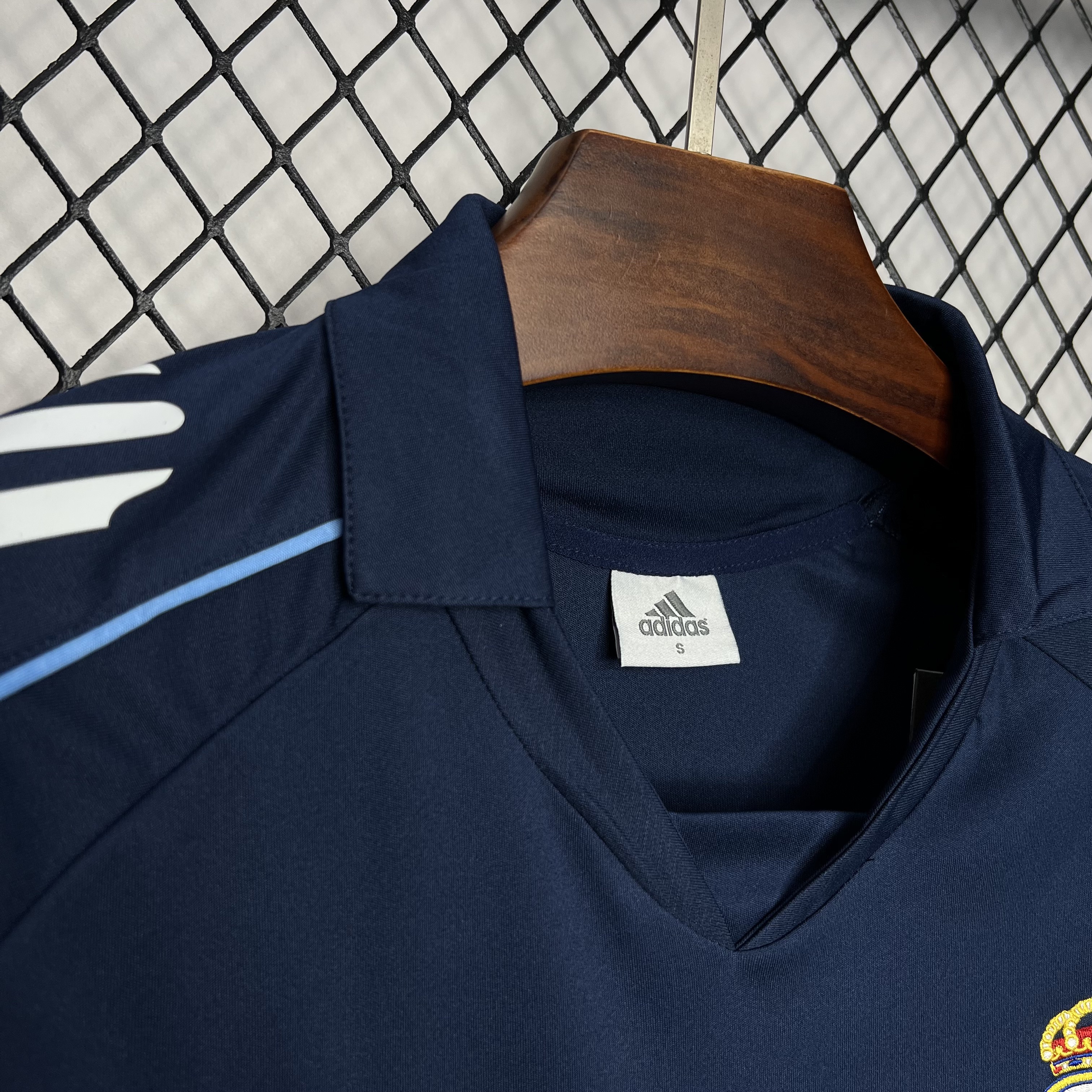 GlobeJersey-Retro Real Madrid 05-06 Away Jersey