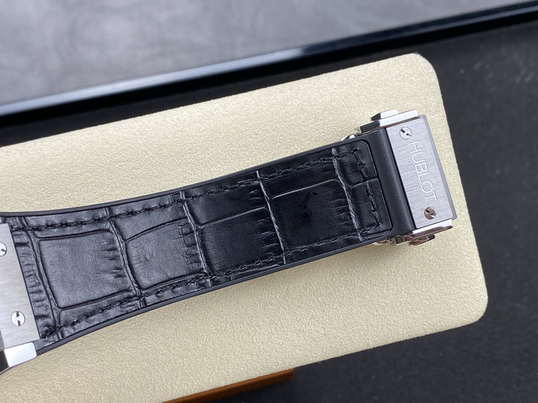 Hublot Classic Fusion 525.NX.0170.LR 45mm-fasswatch