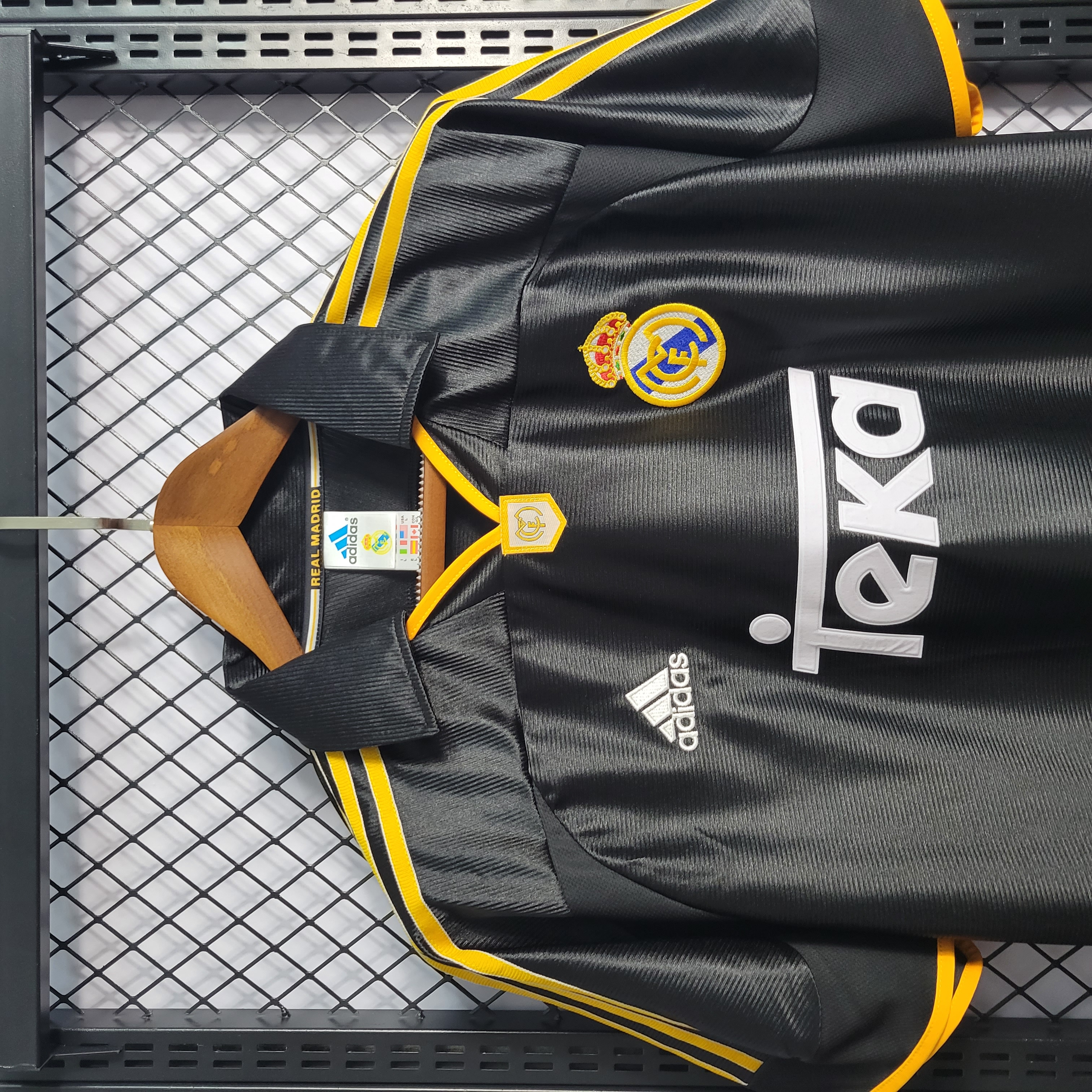 JerseysGala.com | Retro Real Madrid 1999-01 Away Jersey -Customize Name, Number and Patch | Worldwide Shipping