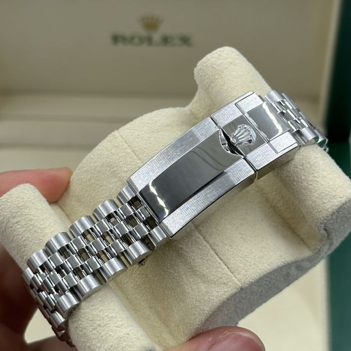 兼职  林炎: luxecystore