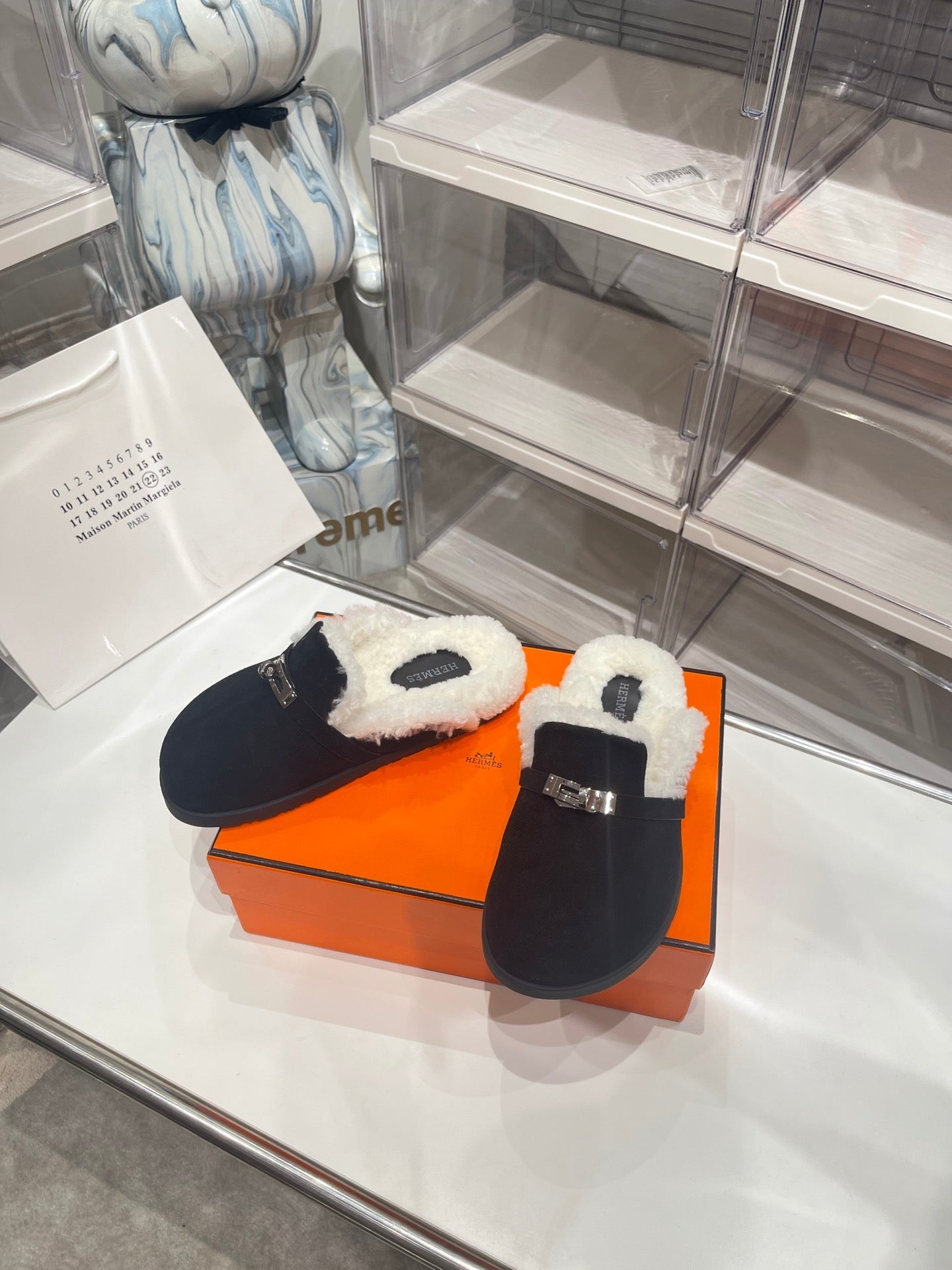 SLIP-ON MULE IN BLACK SUEDE AND SHEARLING LINING、mysite、Cacoeks