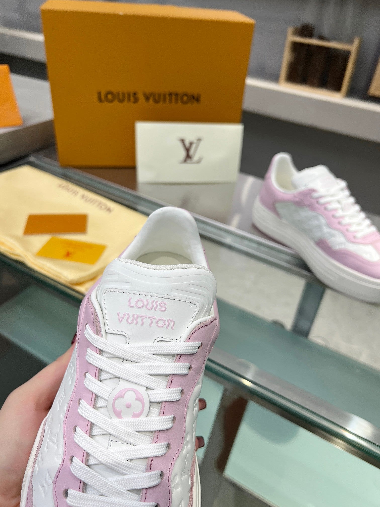 LV WOMEN GROOVY PLATFORM IN WHITE MIX LIGHT PINK EMBOSSED CALFSKIN、mysite、Cacoeks