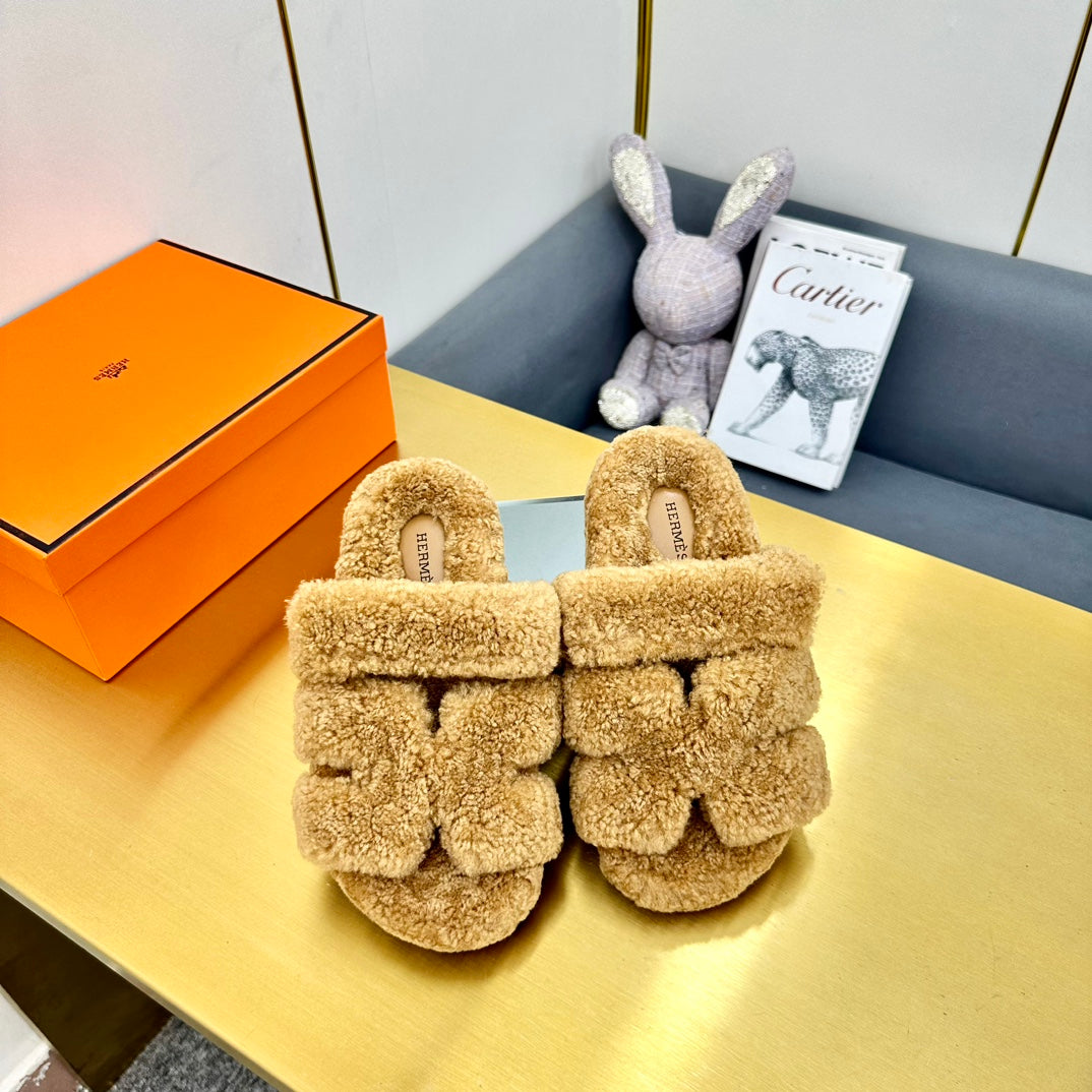 CHYPRE SANDAL IN TORTILLA BROWN SHEARLING、mysite、Cacoeks