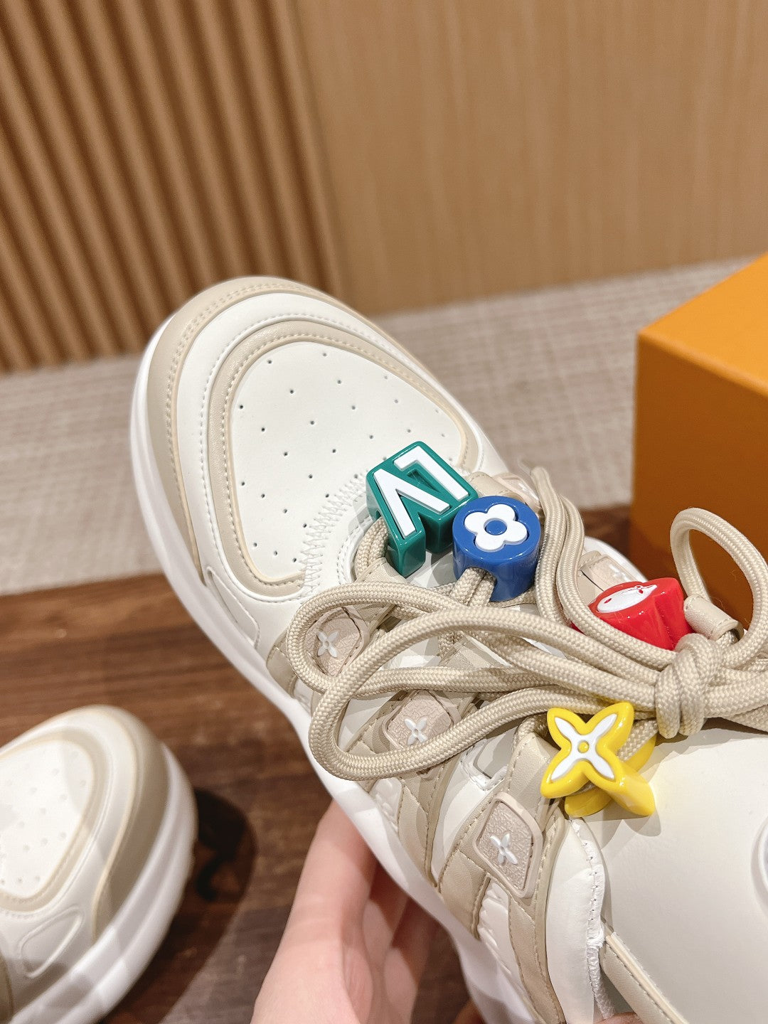 LV ARCHLIGHT SNEAKER IN BLANC BEIGE EMBOSSED CALFSKIN、mysite、Cacoeks