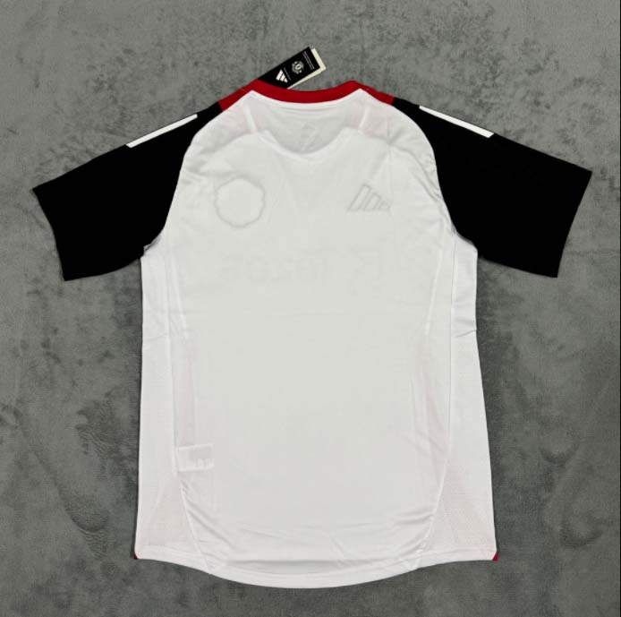 2024/2025 Manchester United Pre-race suit Football Shirt 1:1 Thai Quality:football jersey mysite: unitedjerseyfootball 邓江浪:football