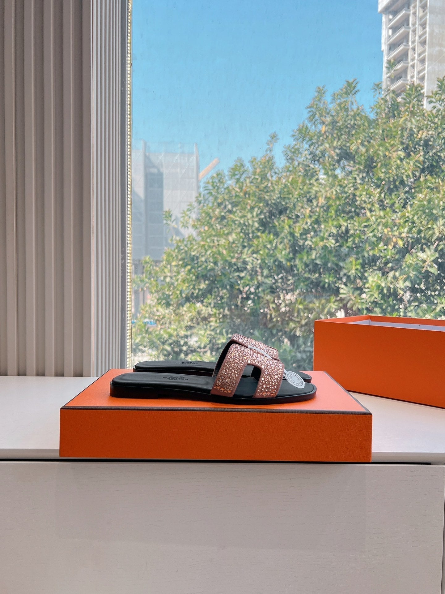 0RAN SLIDE IN PENNY BROWN CALFSKIN WITH CRYSTALS、mysite、Cacoeks