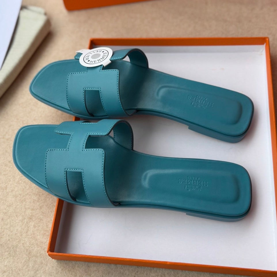 0RAN SANDALS IN SAPPHIRE BLUE CALFSKIN、mysite、Cacoeks