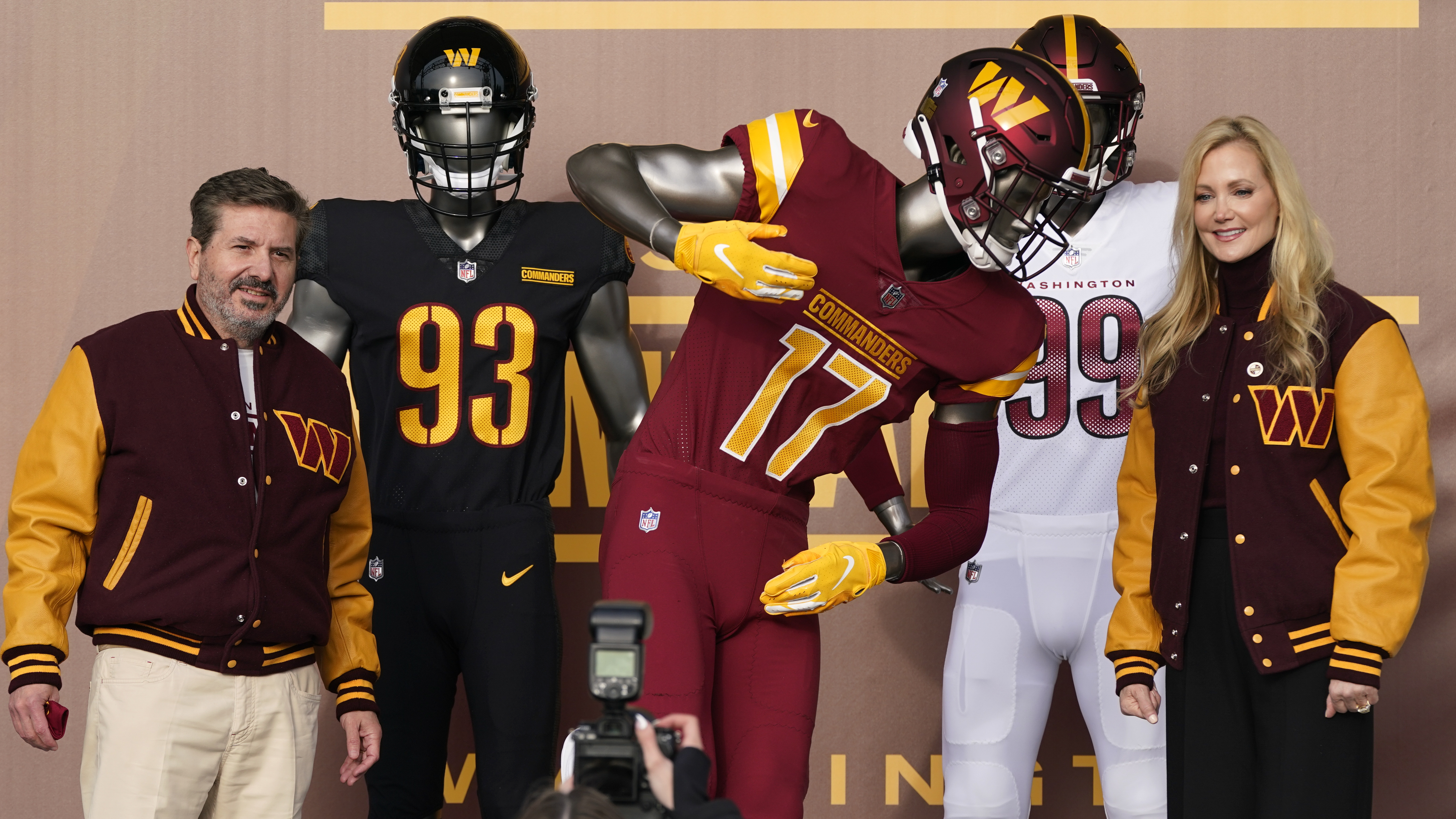 The Washington Football Team reveals new name: Washington Commanders : NPR