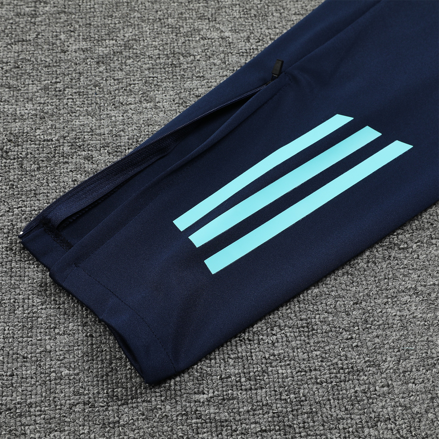 ManixJersey.com | Real Madrid 24-25 Training Hoodie Set - Cyan Hoodie and Deep Blue Pants -Customize Name, Number and Patch | Worldwide Shipping