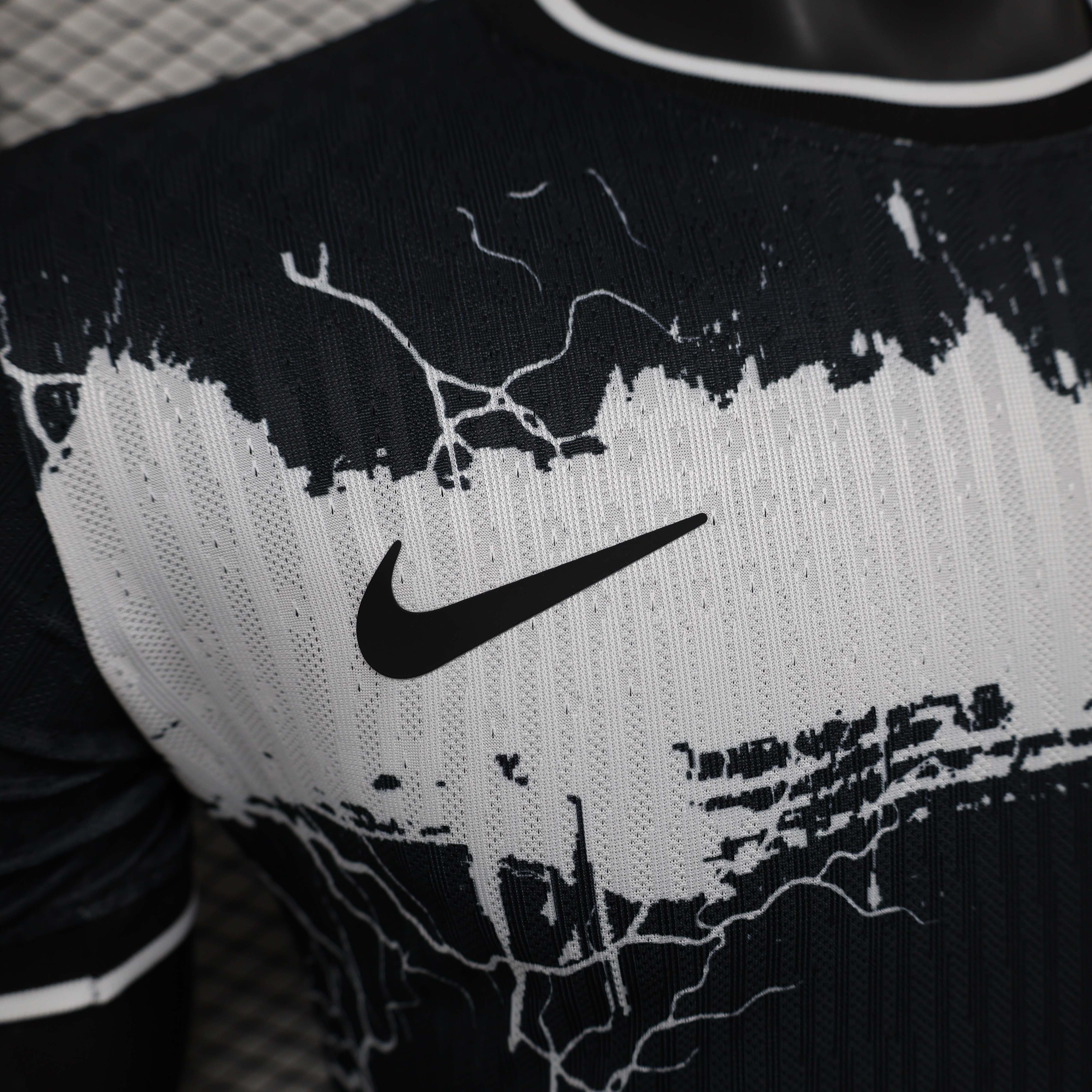 2024/2025 Player Version Barcelona Special Edition Black and White Football Shirt 1:1 Thai Quality:football jersey mysite: unitedjerseyfootball 邓江浪:football