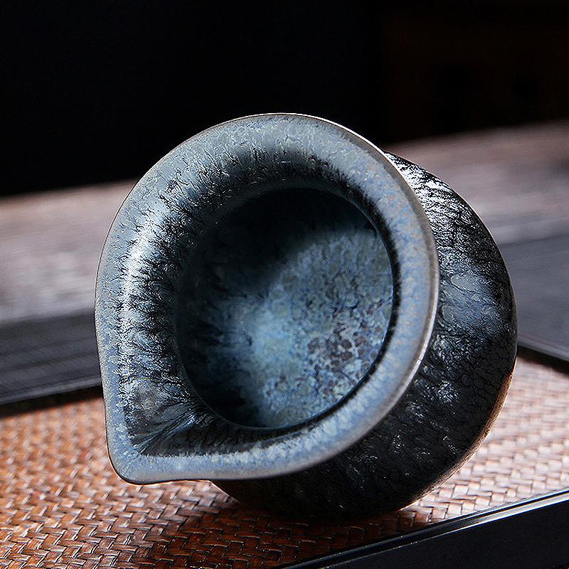 GEEK BAR-https://www.hot-toy.com/