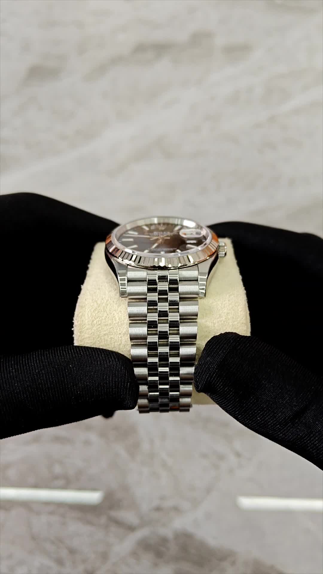 兼职  林炎: luxecystore