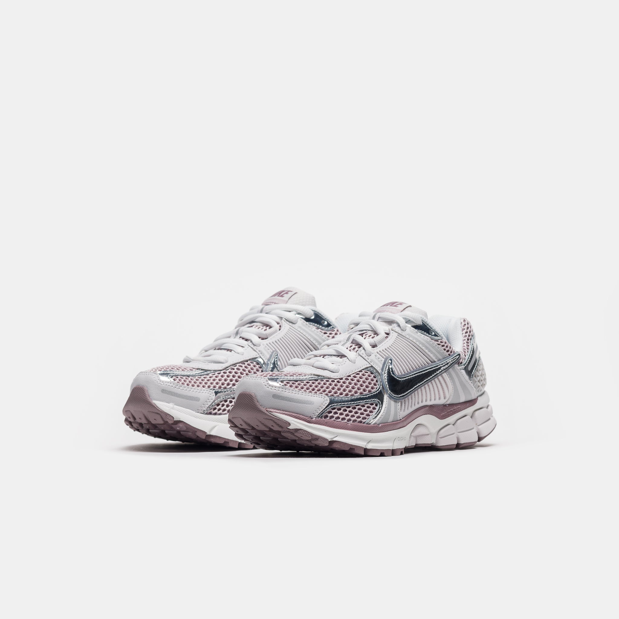 Zoom Vomero 5 Sneaker in Vast Grey/Metallic Silver